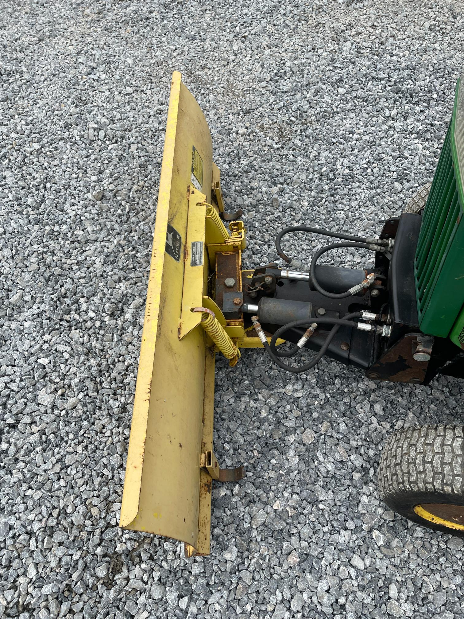 John Deere 322 Hydrostatic Lawn Tractor