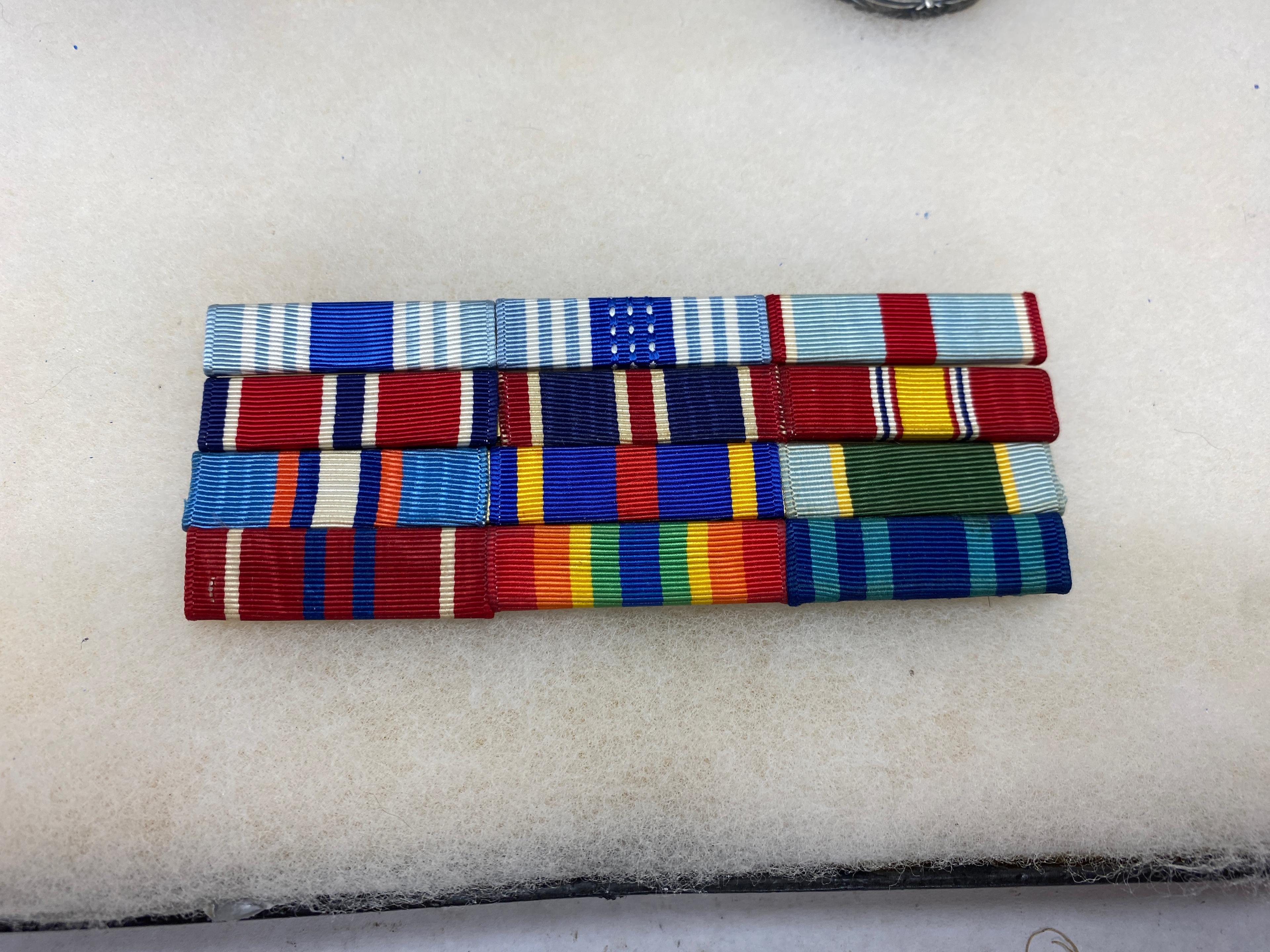U.S. MILITARY MEDALS AND PINS