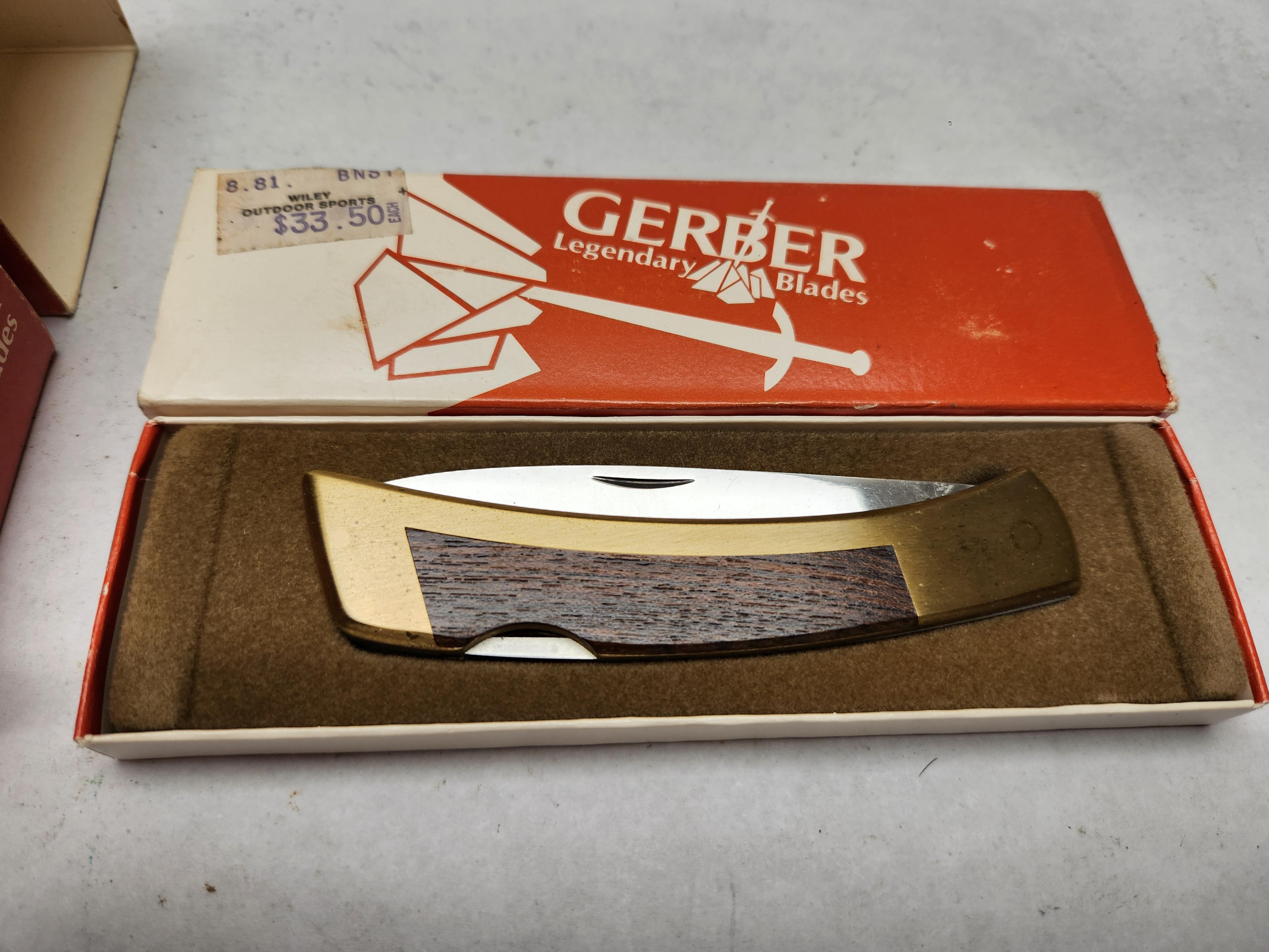 (2Pcs.) NOS GERBER FOLDING SPORTSMAN IID KNIVES