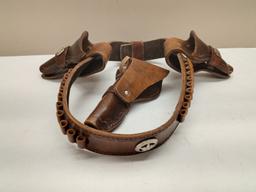 40"-44" LEATHER GUN BELT WITH THREE HOLSTERS