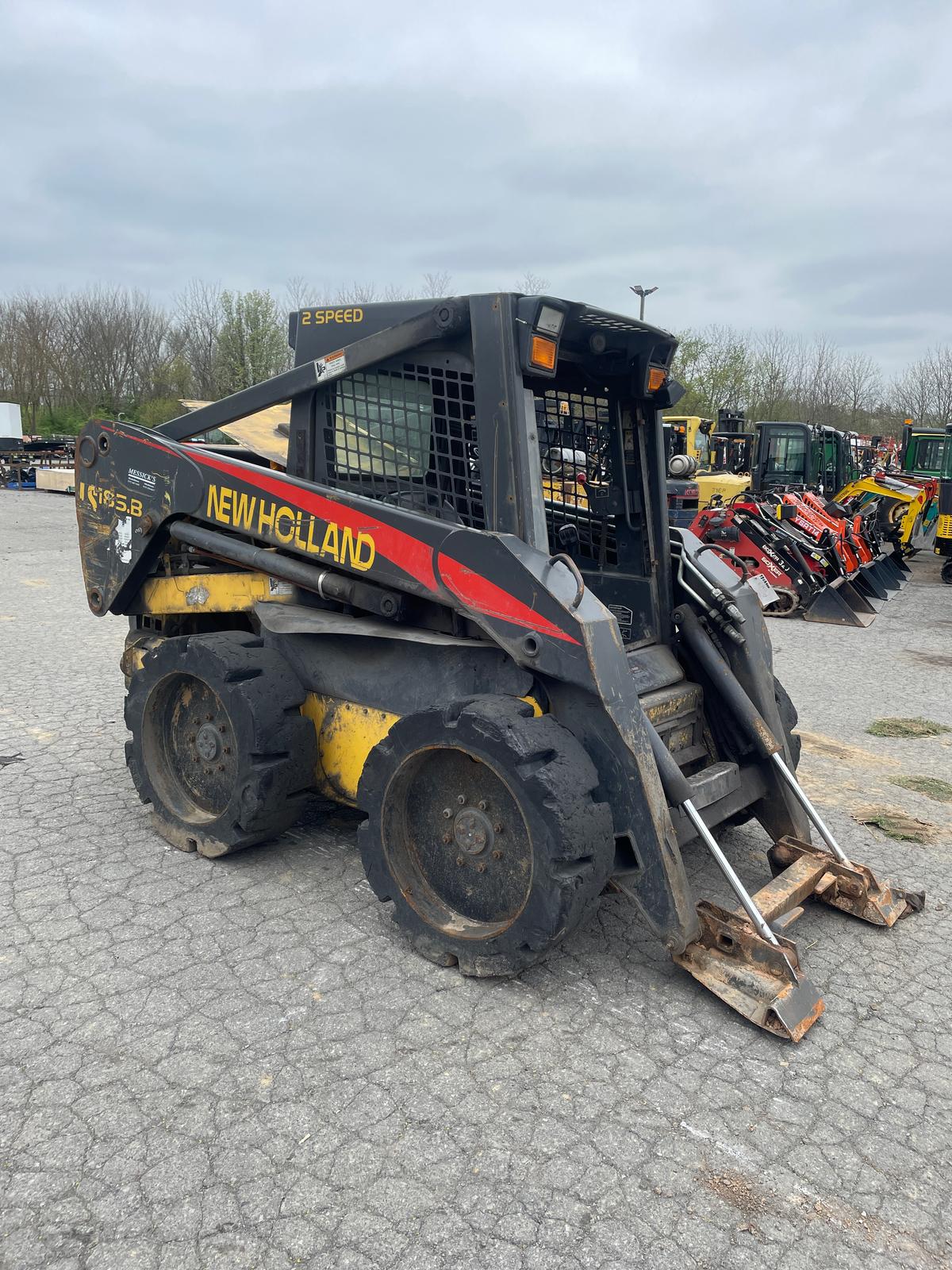 New Holland LS185.B Skid Loader