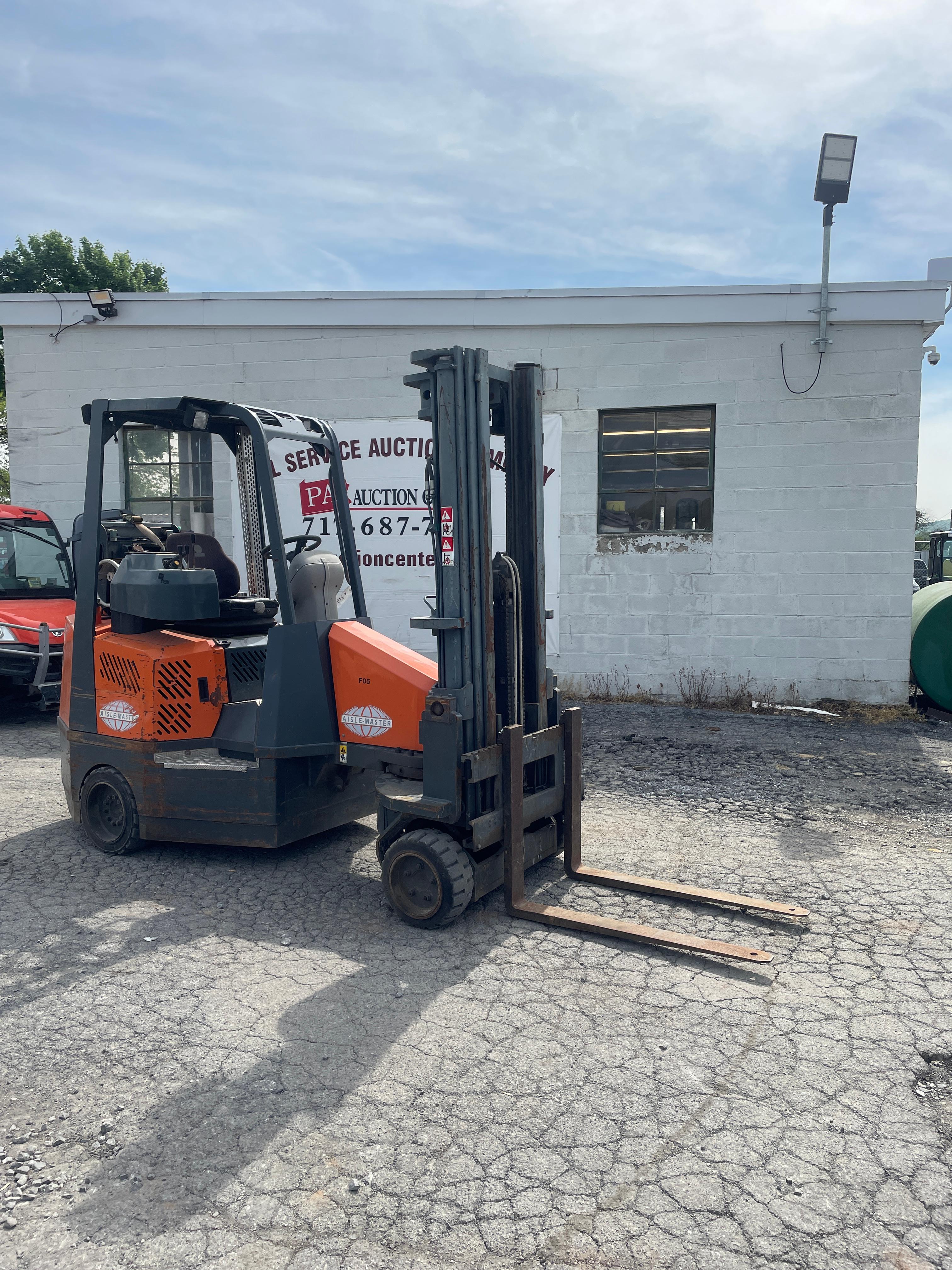 2005 Aisle-Master 20S Articulating LP Forklift