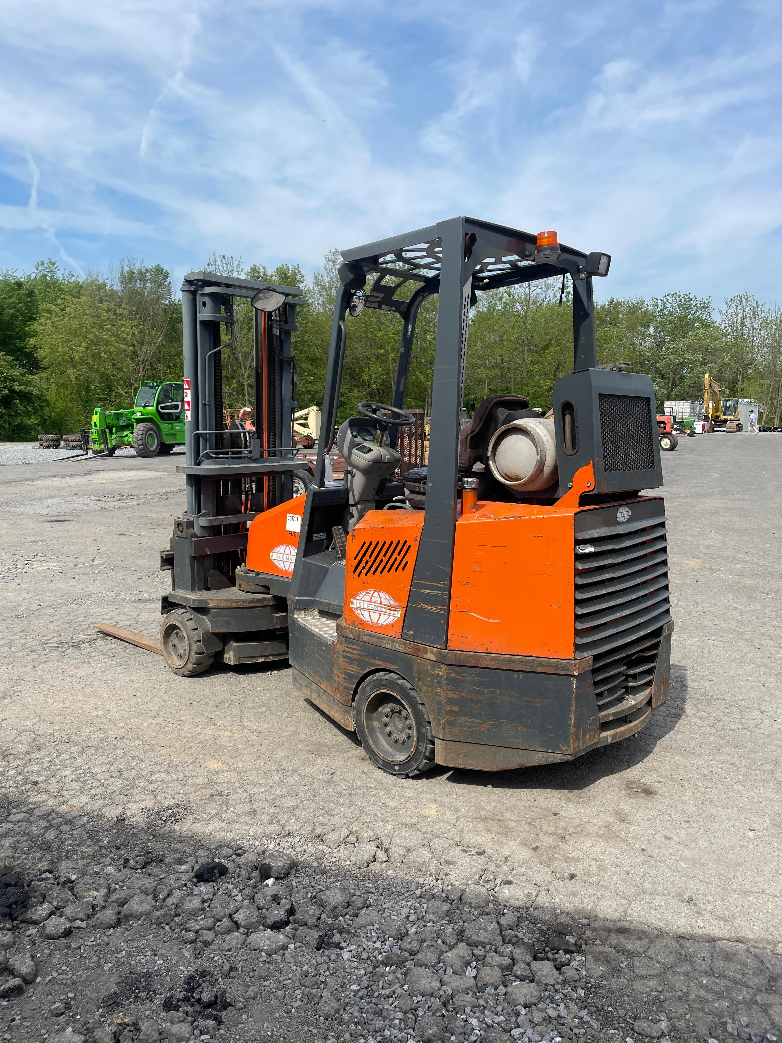 2005 Aisle-Master 20S Articulating LP Forklift