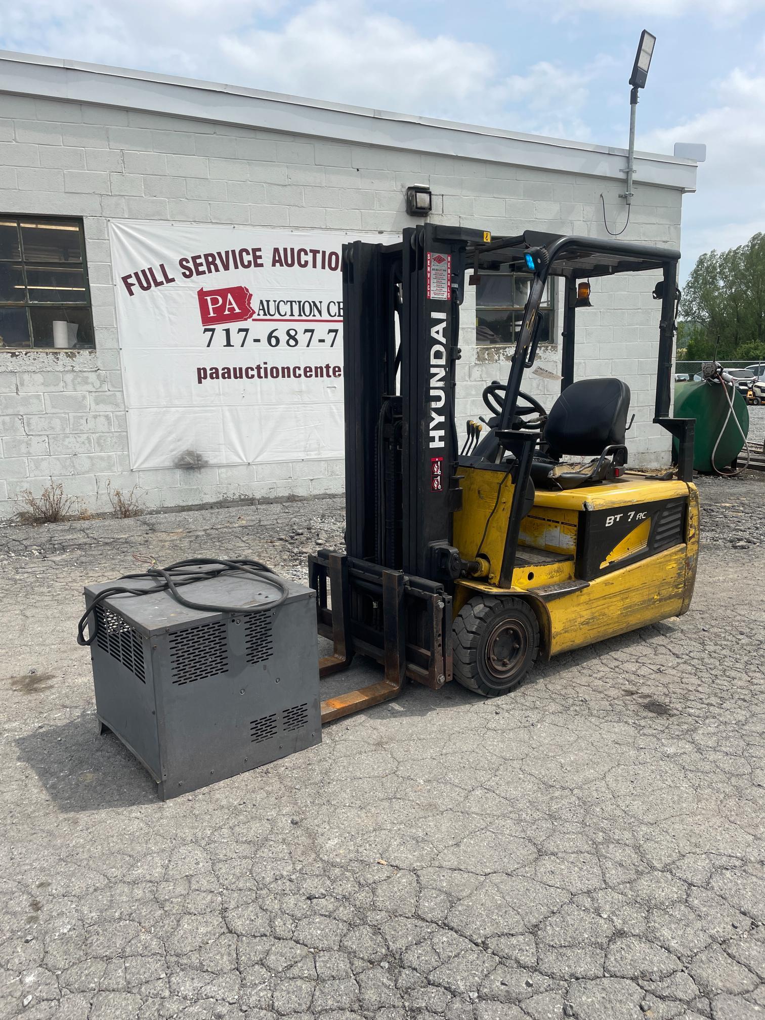 Hyundai 3,000 IB Electric Forklift