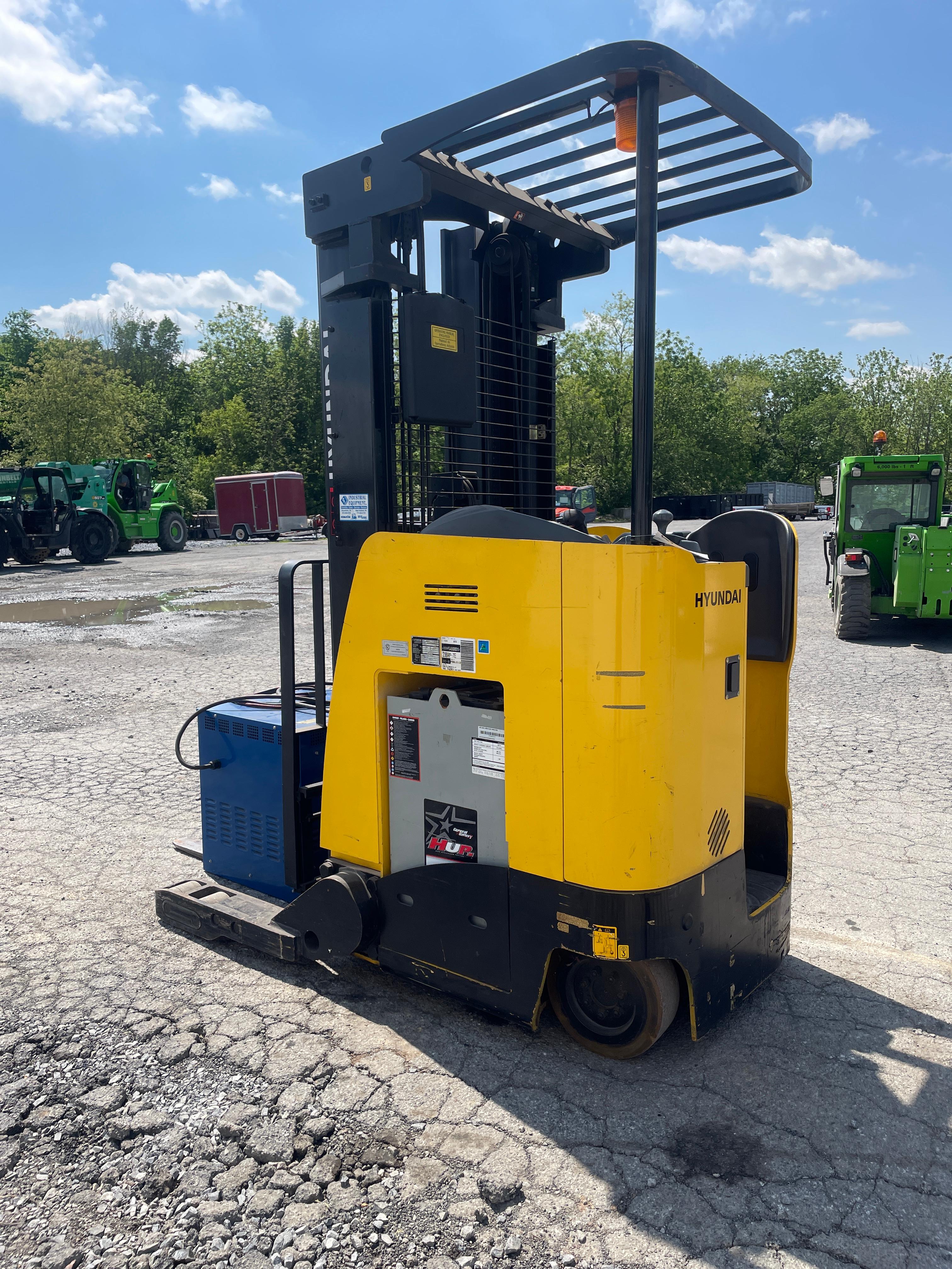 2012 Hyundai 3,500lb Electric Stand-on Reach Truck