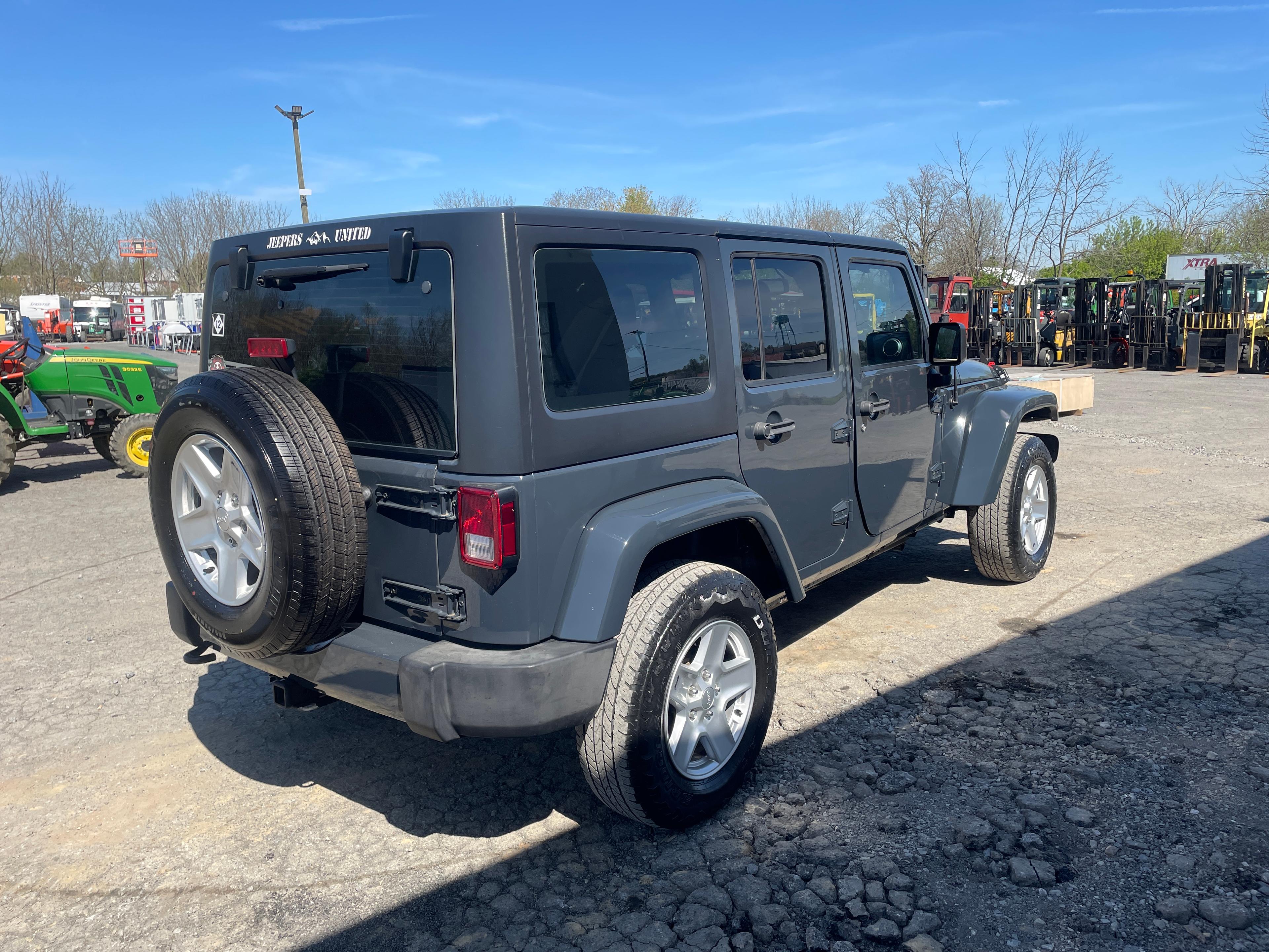 2016 Jeep Wrangler Unlimited 4X4 Sahara SUV