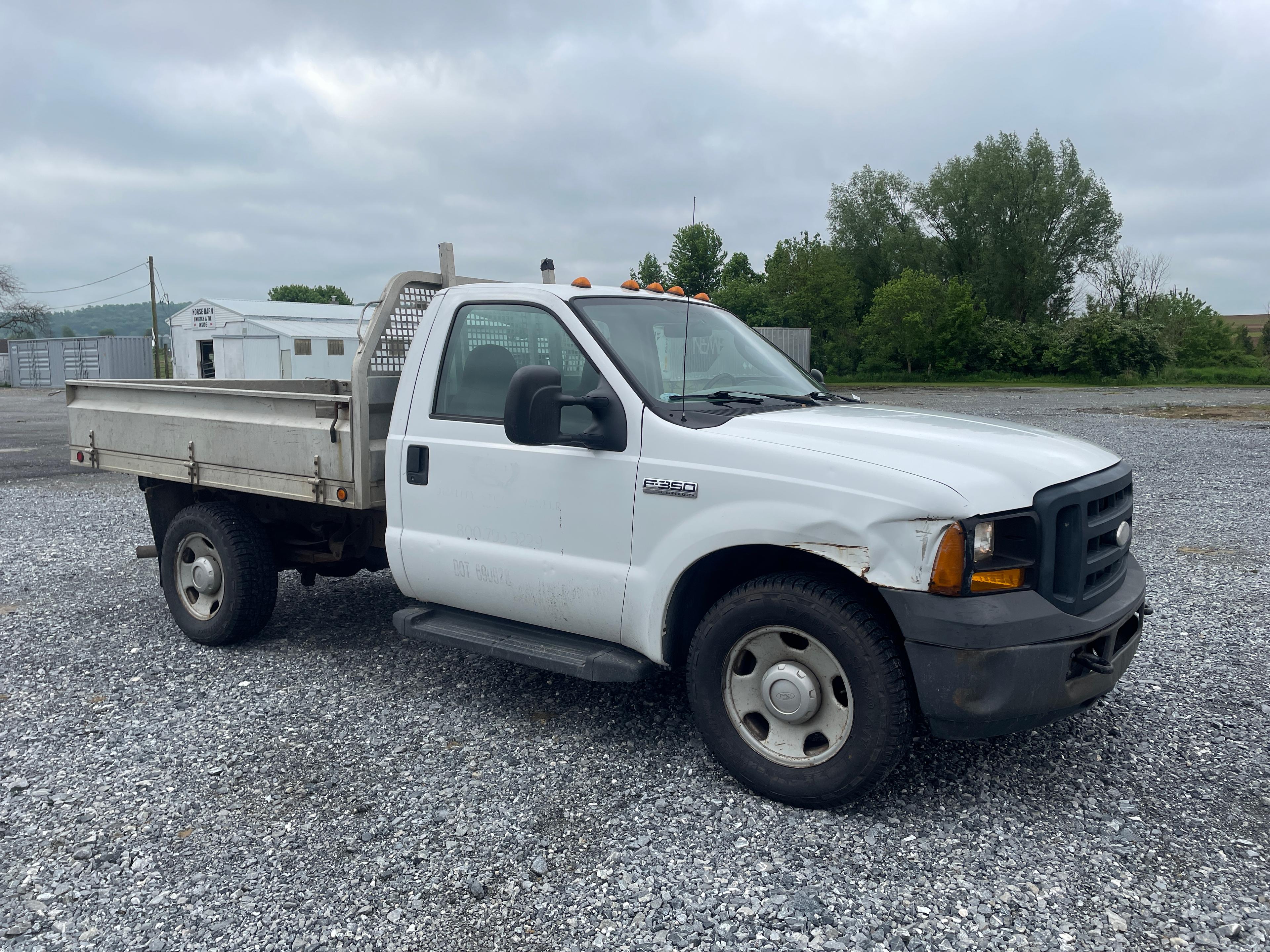 2006 Ford F-350 XL Super Duty Pickup Truck