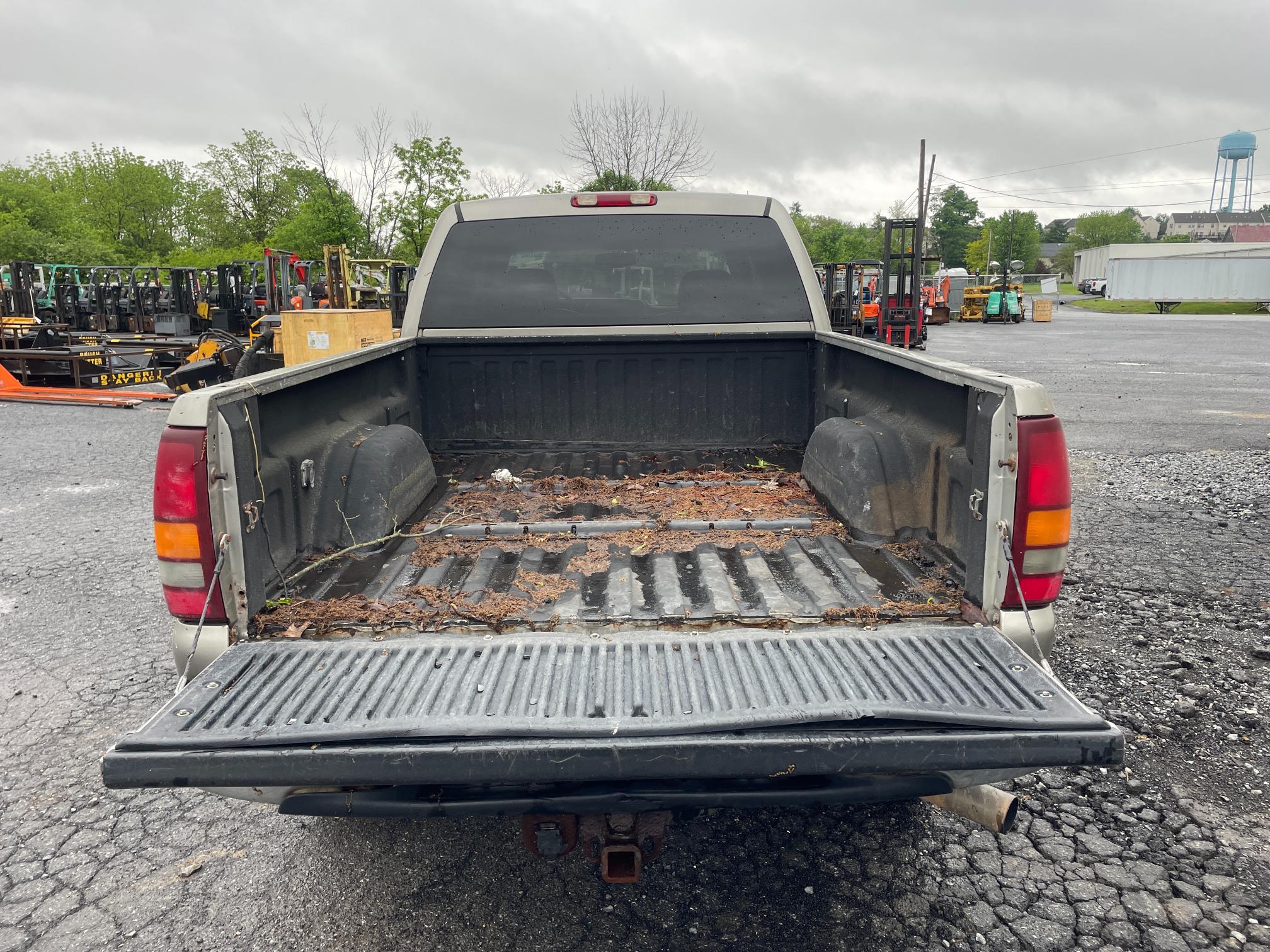 2002 Chevy 2500 HD 4X4 Truck