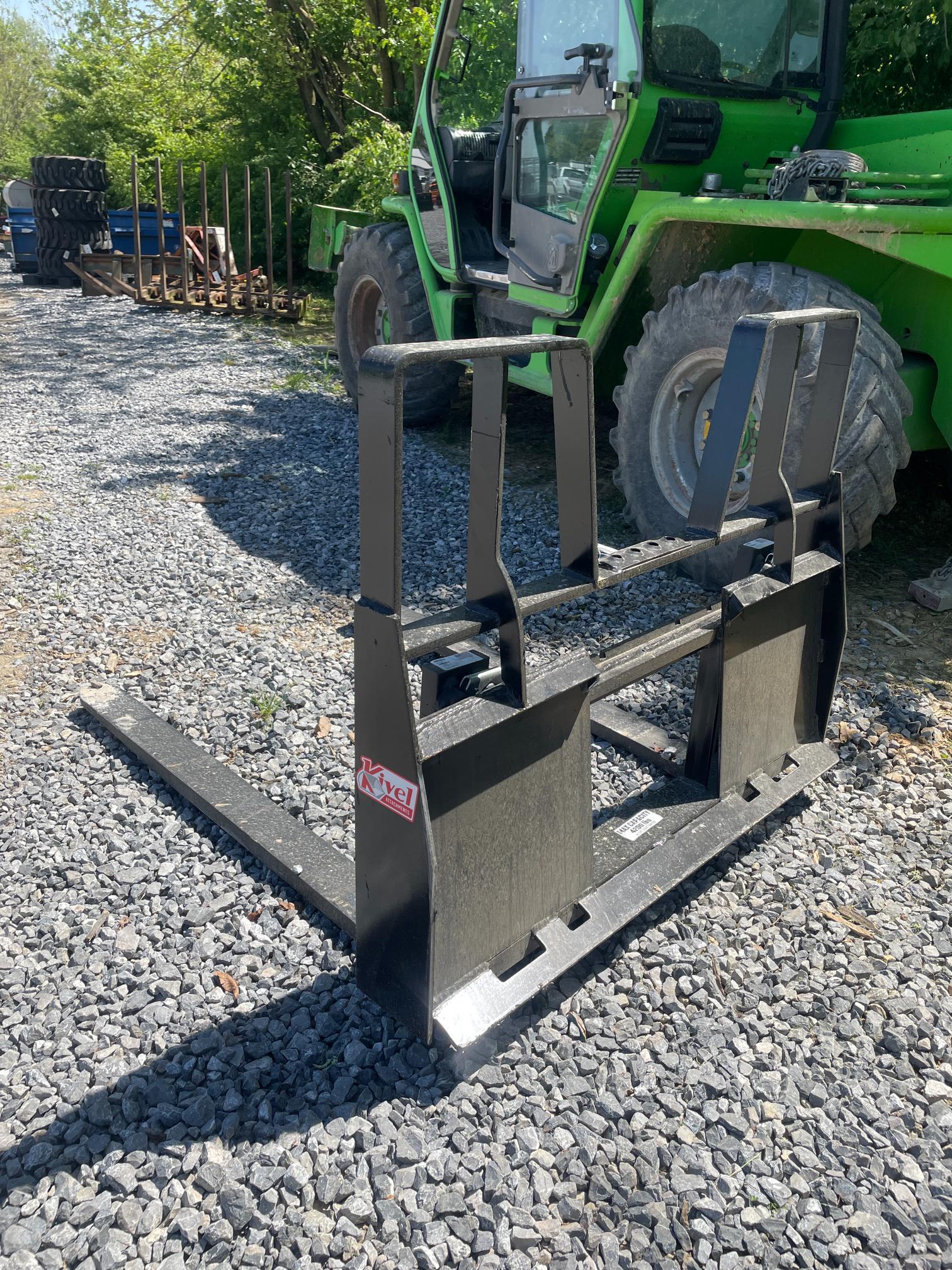 New Kivel Quick Attach Step Thru Pallet Forks