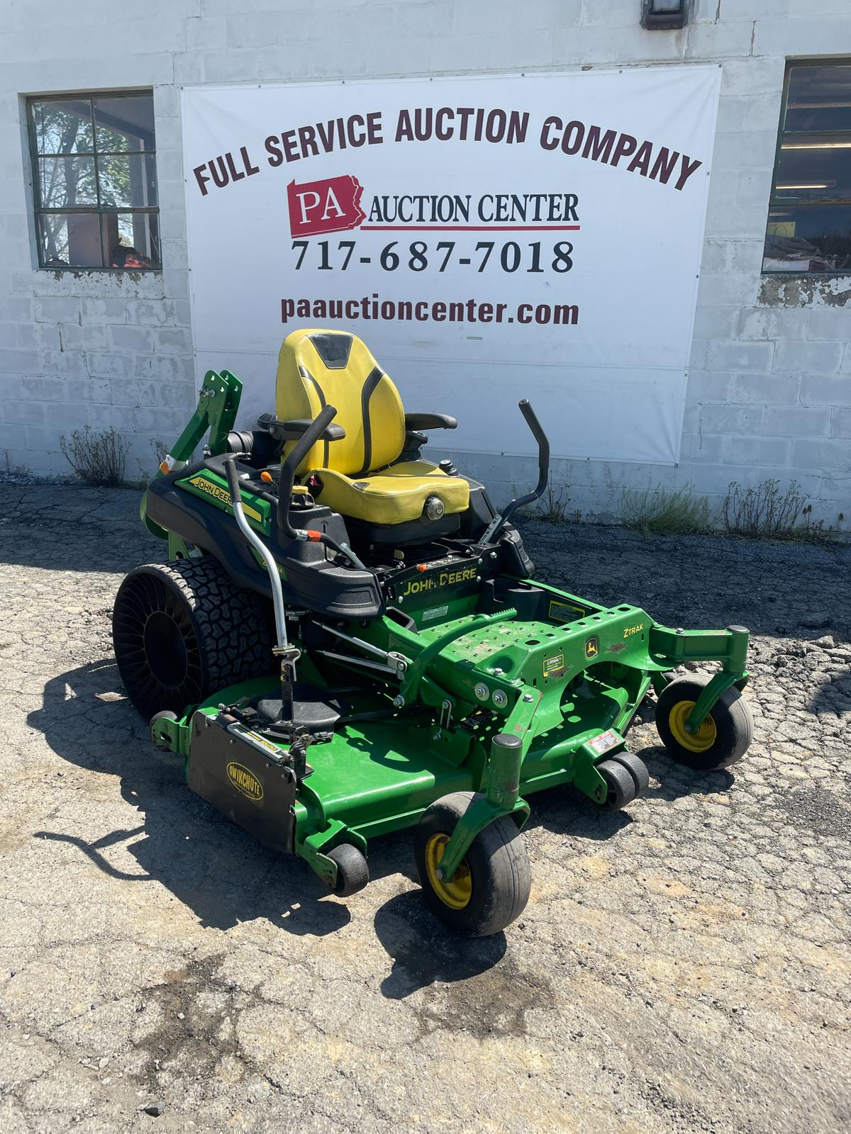 John Deere Z950M 72" Zero Turn Riding Mower