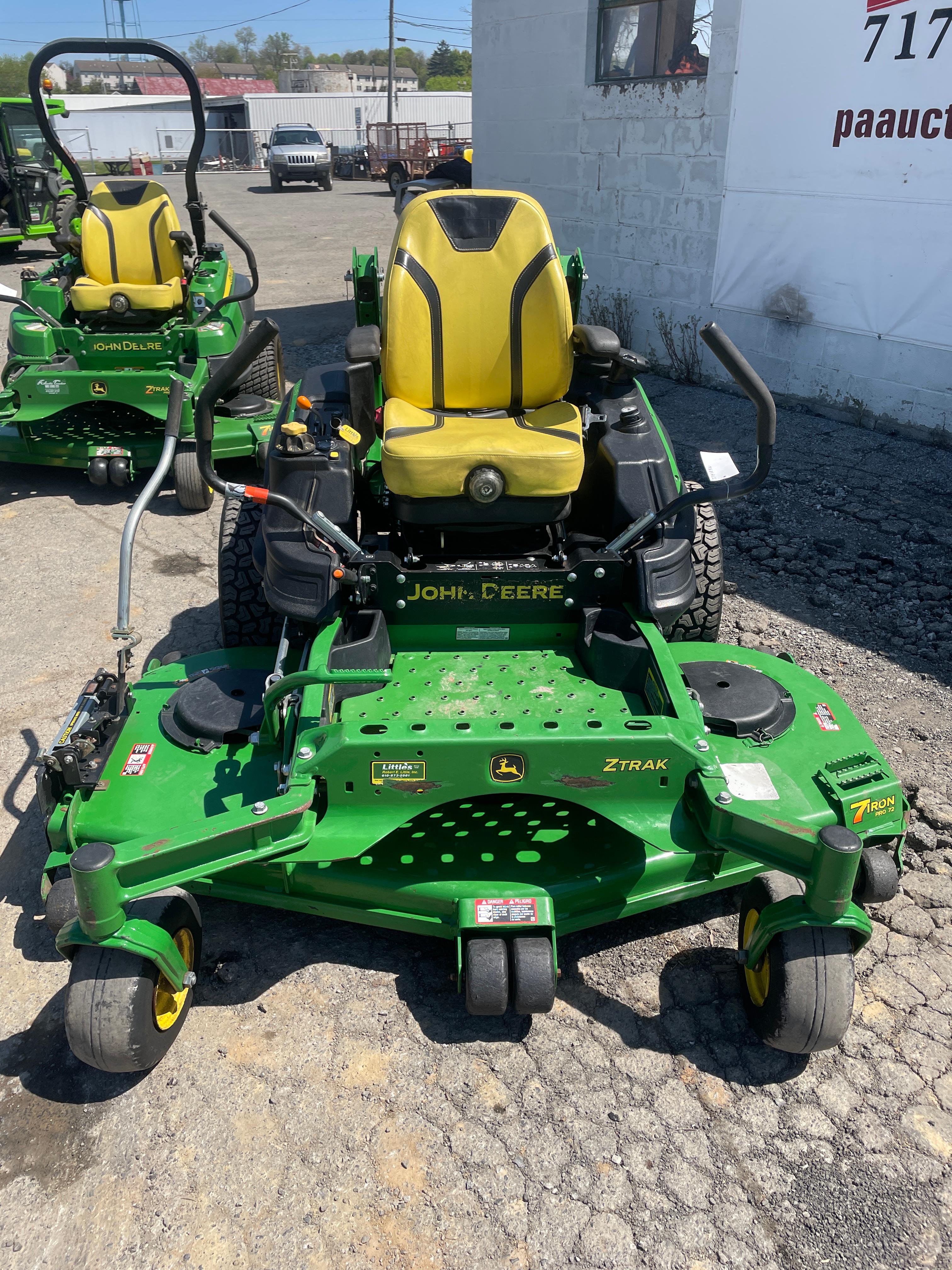 John Deere Z950M 72" Zero Turn Riding Mower