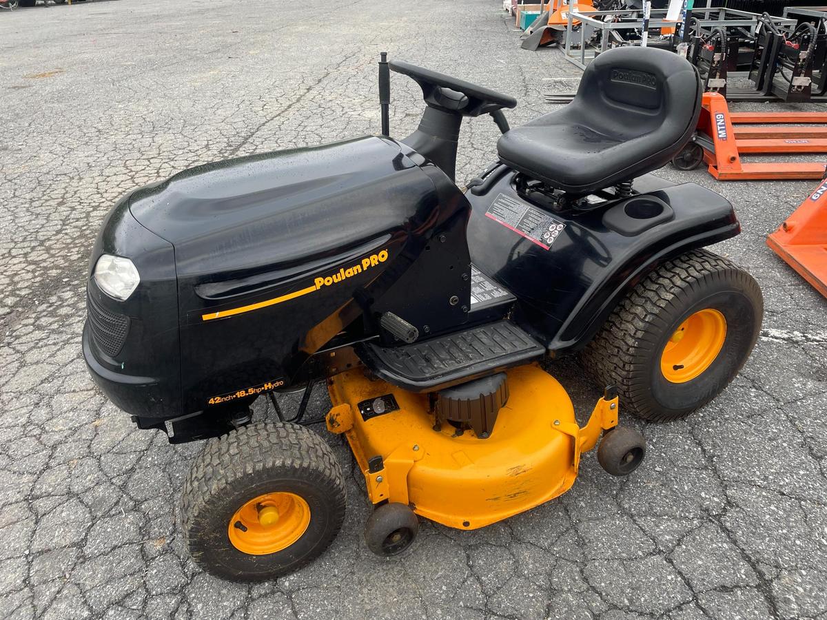 Poulan Pro 42" Hydrostatic Riding Mower