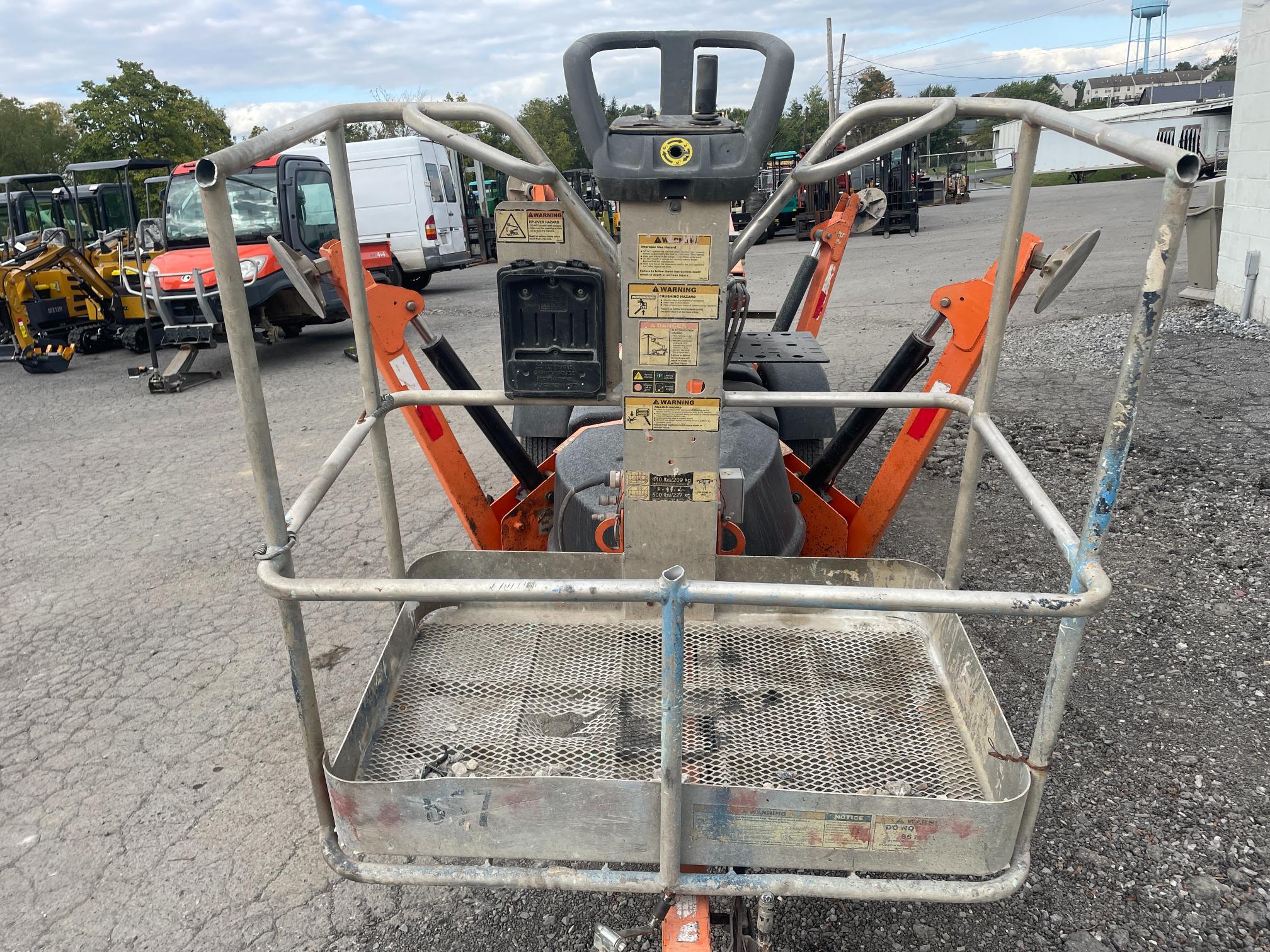 2013 JLG T350 Towable Manlift