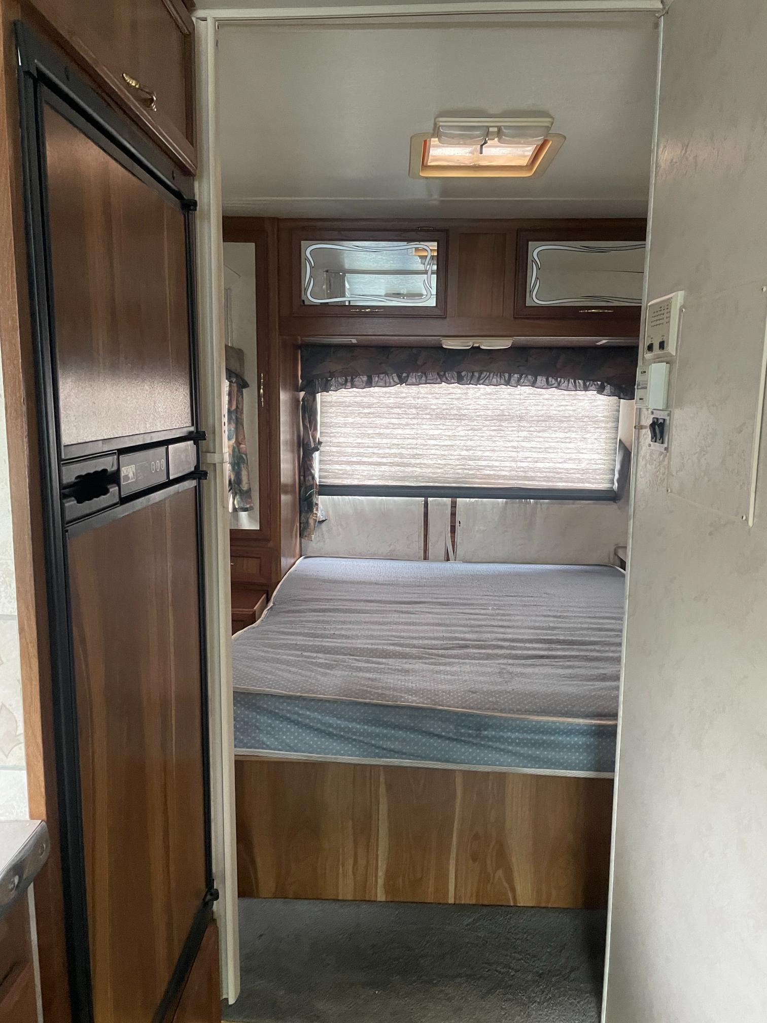 1998 Ford E-350 Dutchman Express RV