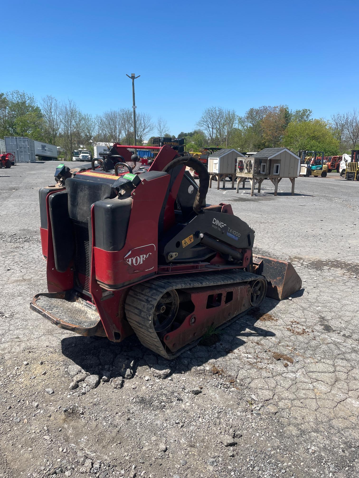 Toro Dingo TX-1000 Mini Stand On Skid Loader