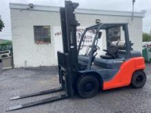 Toyota 8,000 IB LP Forklift