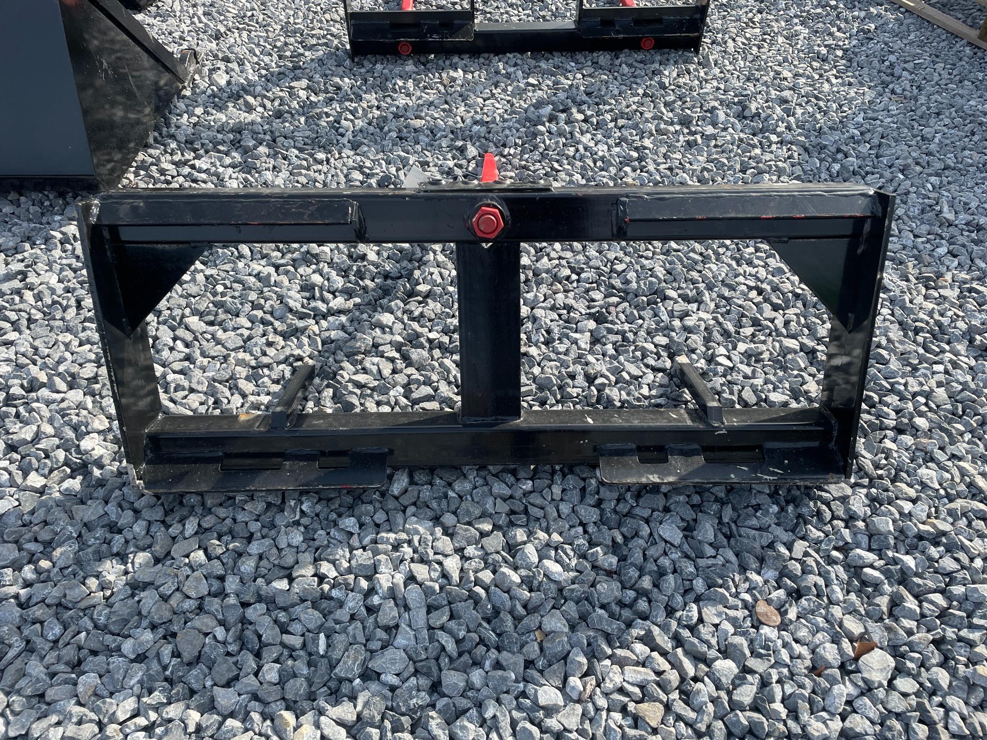 New Quick Attach Single Prong Bale Spears