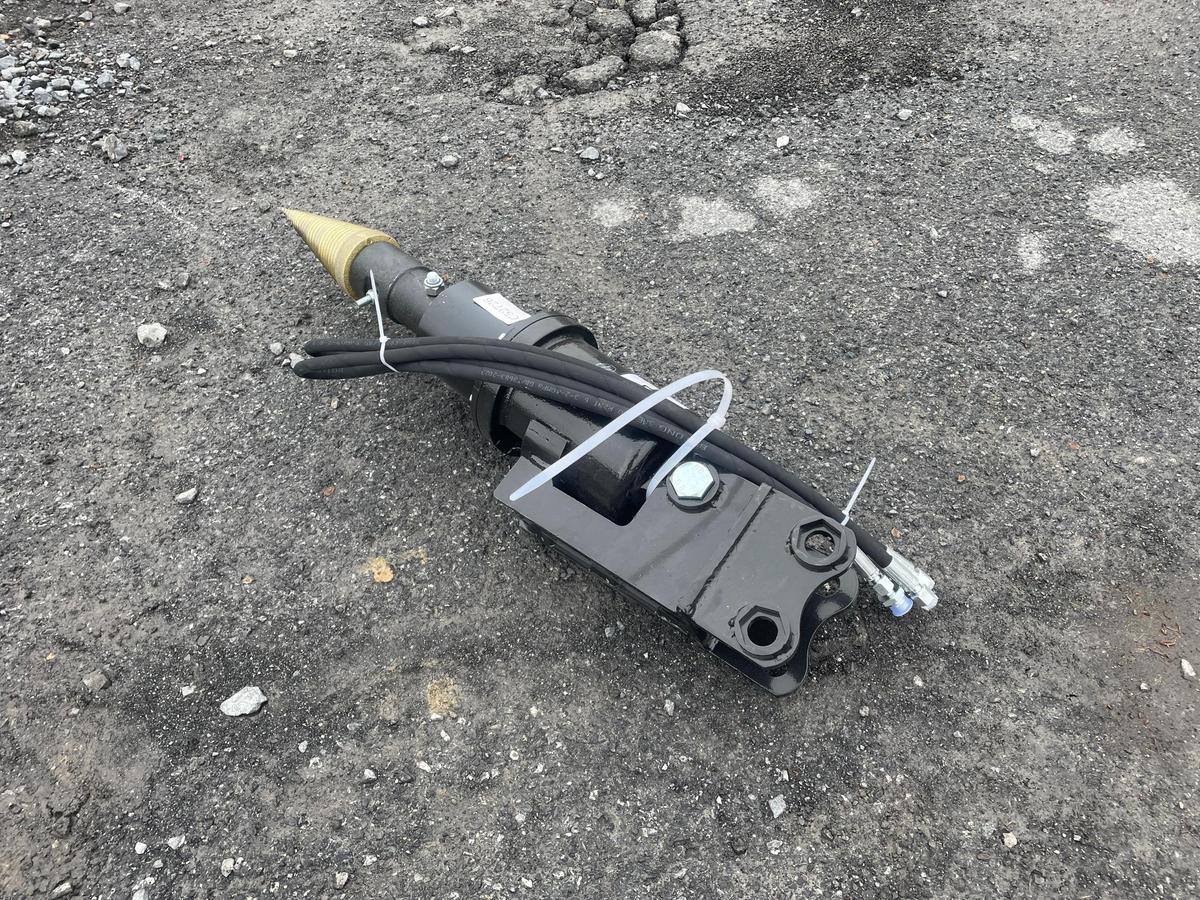 New GIYI Mini Excavator Wood Splitter Attachment