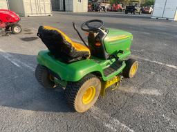 John Deere LT155 38" Hydrostatic Riding Mower