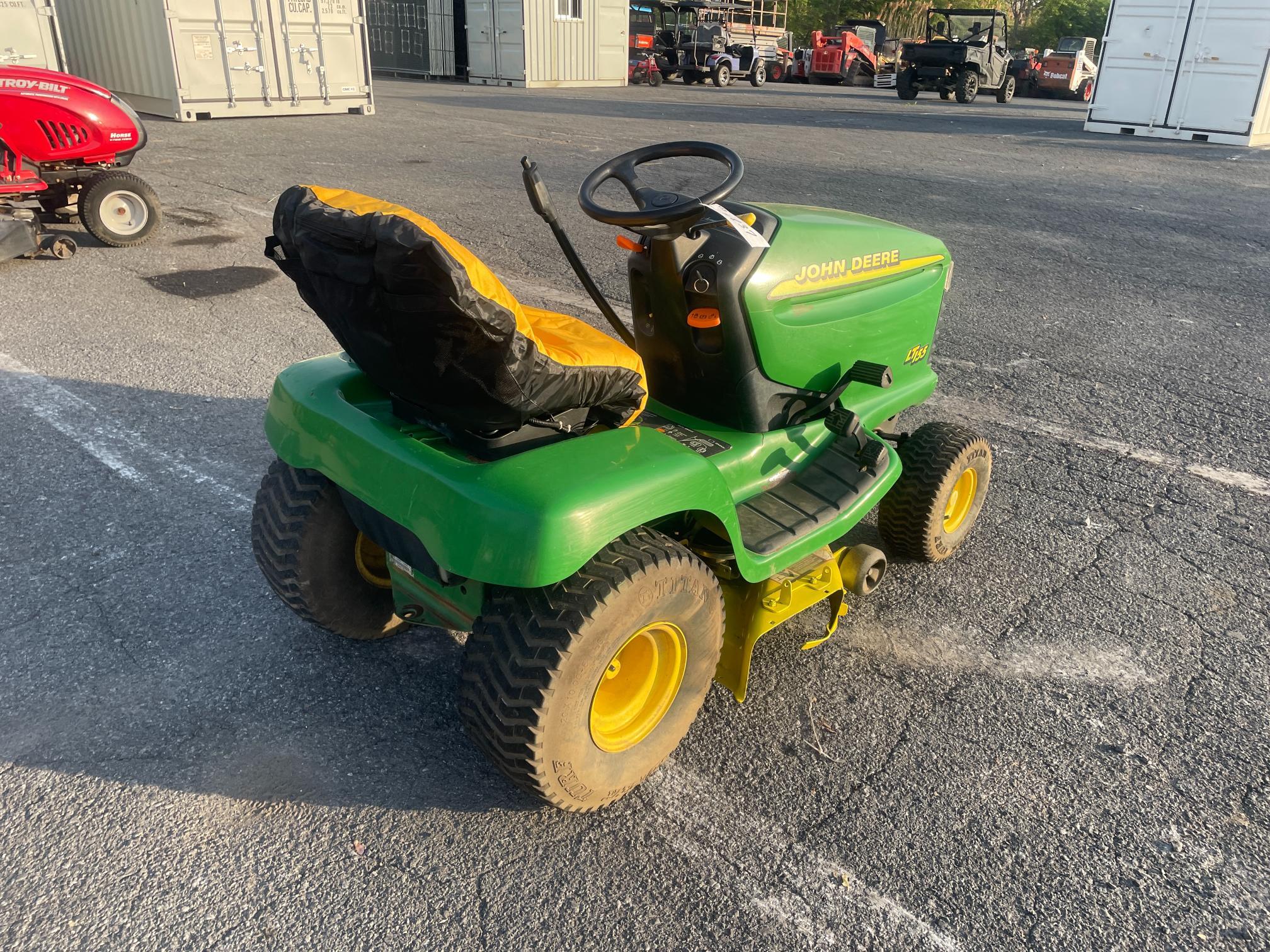 John Deere LT155 38" Hydrostatic Riding Mower