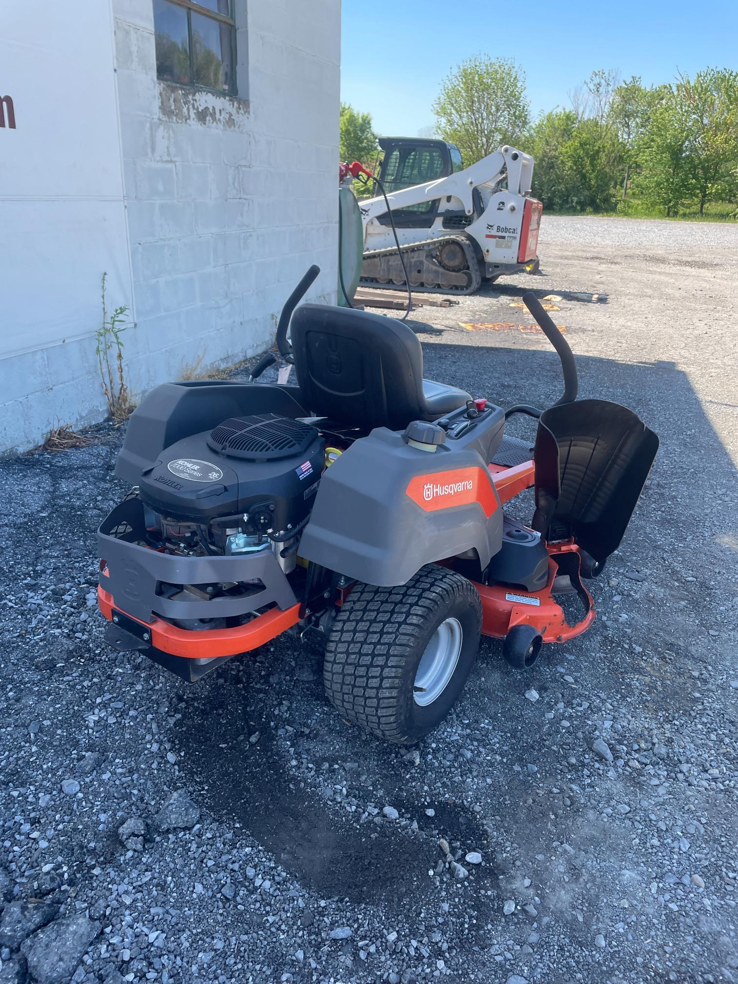 Husqvarna Z254 54" Zero Turn Riding Mower