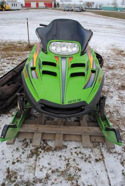 1999 Arctic Cat Thundercat 1000, needs carb cleaning, with extra track