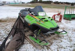 1999 Arctic Cat Thundercat 1000, needs carb cleaning, with extra track
