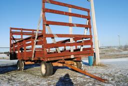 9'x18' Bundle wagon on Huskey running gear, with floatation tires