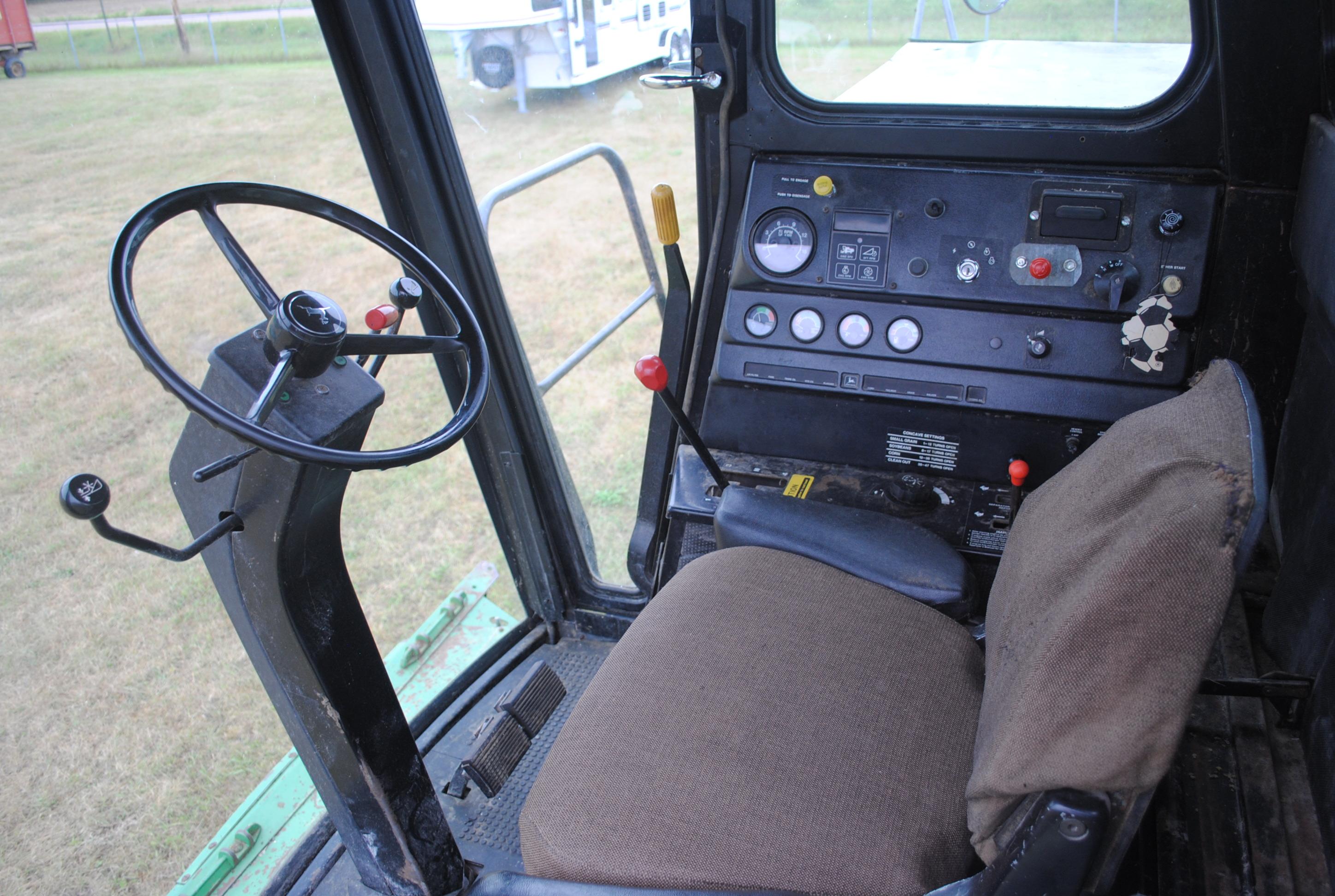 John Deere Turbo 6620 Combine, diesel, hydrostatic, chopper, fresh off the farm, full tank of fuel,