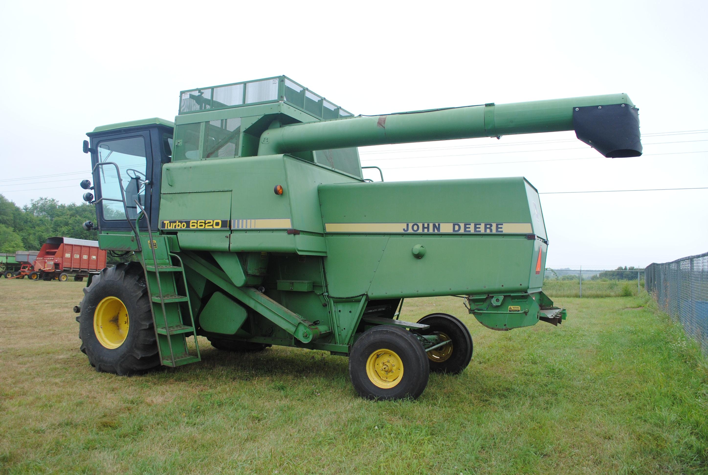 John Deere Turbo 6620 Combine, diesel, hydrostatic, chopper, fresh off the farm, full tank of fuel,