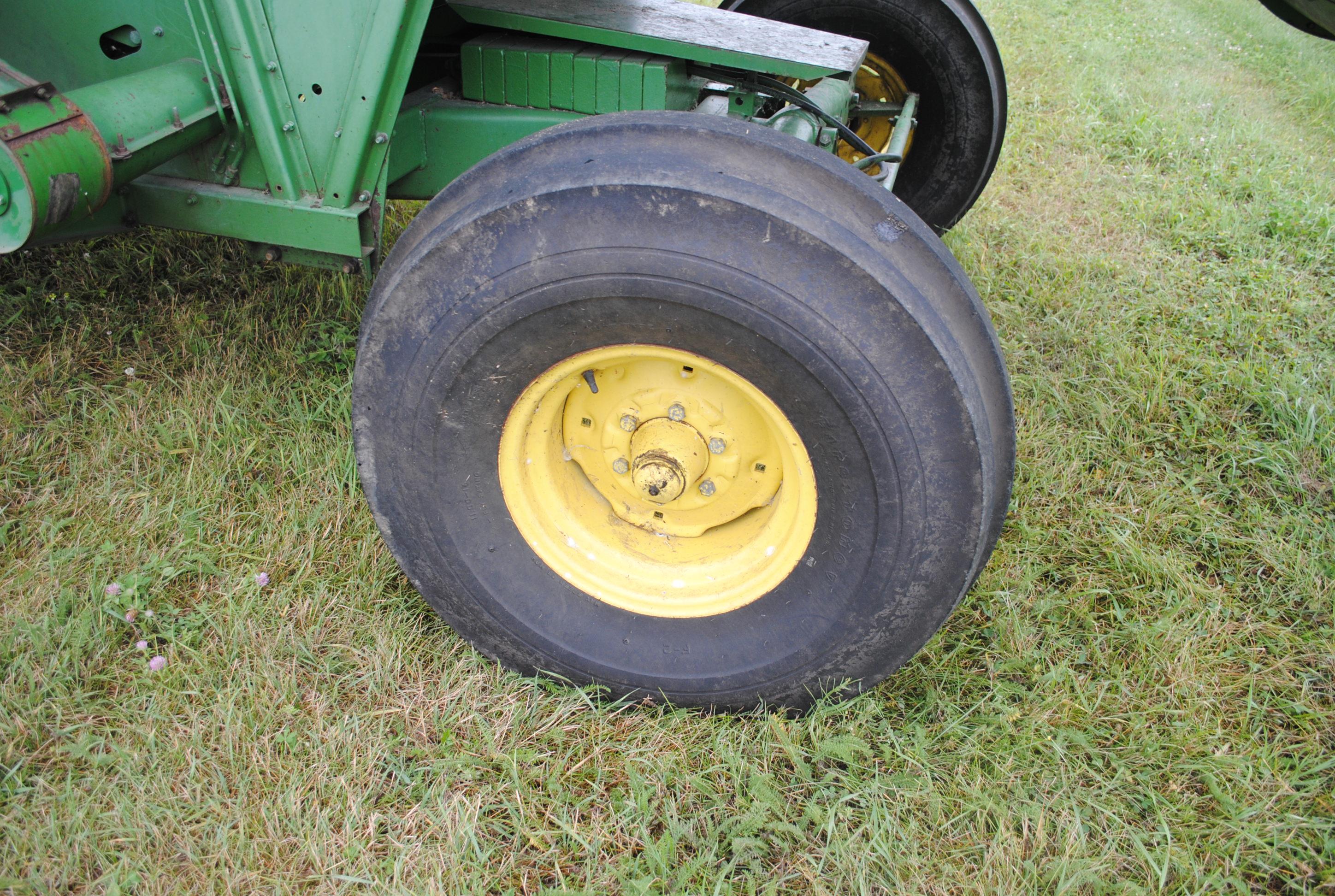 John Deere Turbo 6620 Combine, diesel, hydrostatic, chopper, fresh off the farm, full tank of fuel,