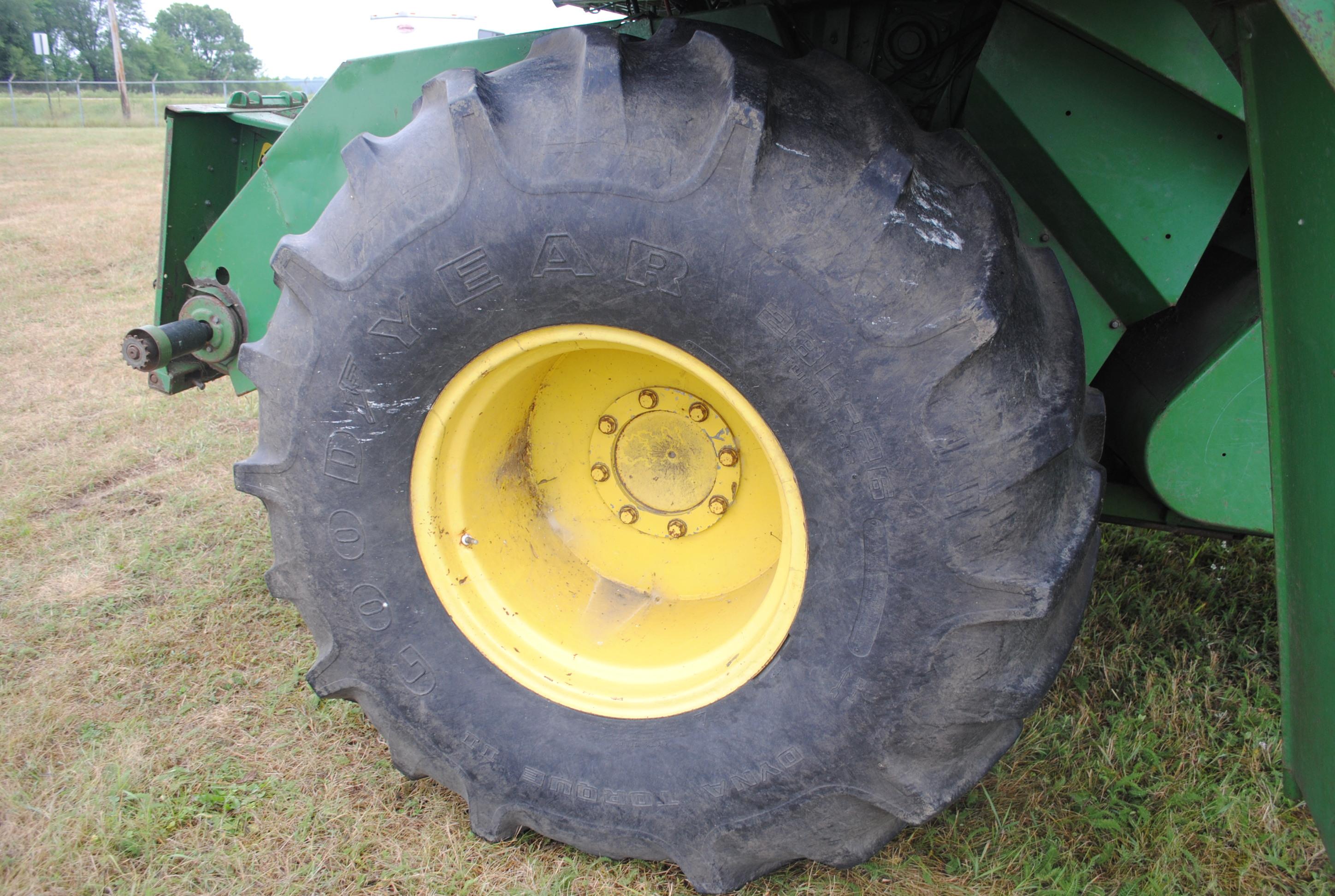John Deere Turbo 6620 Combine, diesel, hydrostatic, chopper, fresh off the farm, full tank of fuel,