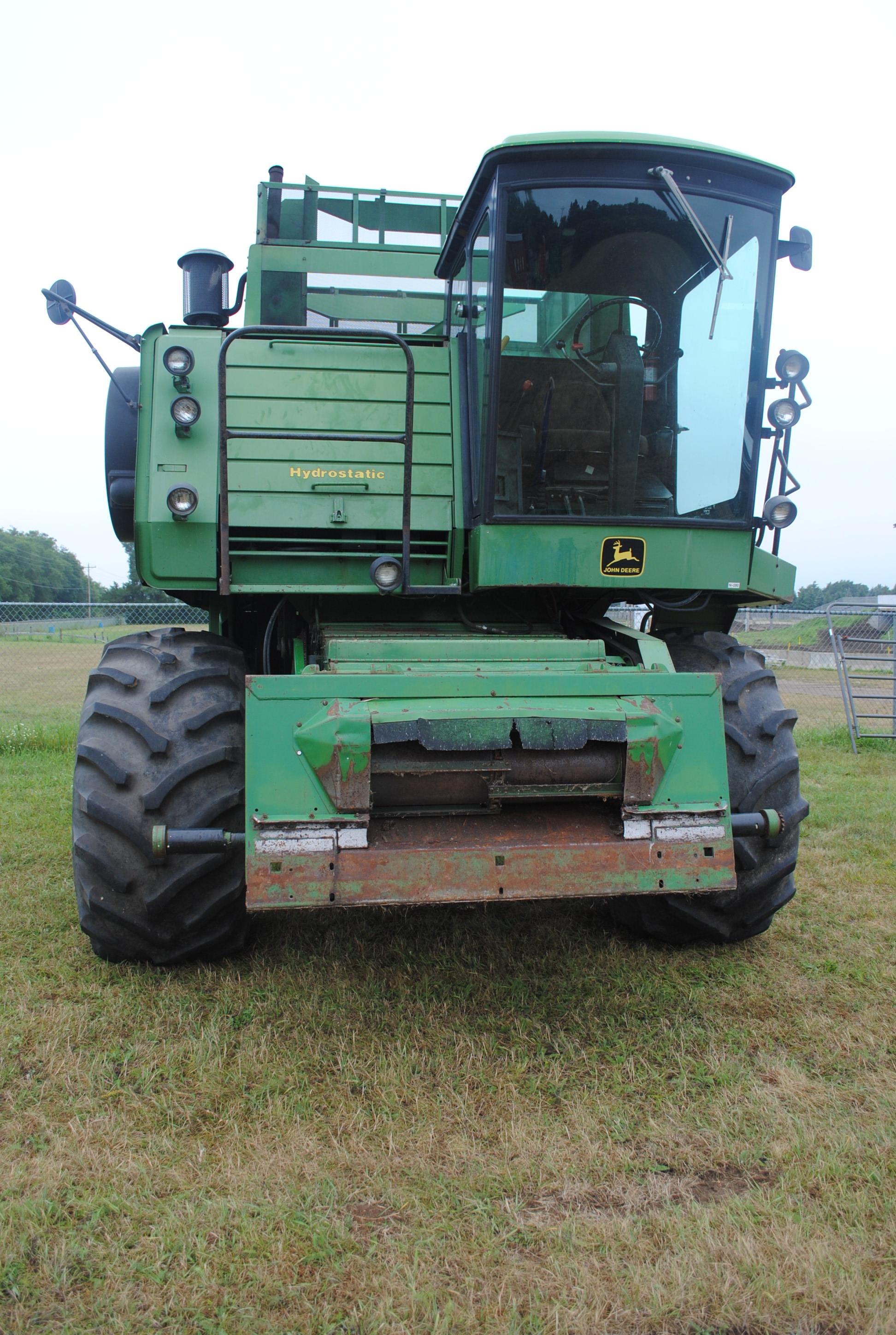 John Deere Turbo 6620 Combine, diesel, hydrostatic, chopper, fresh off the farm, full tank of fuel,