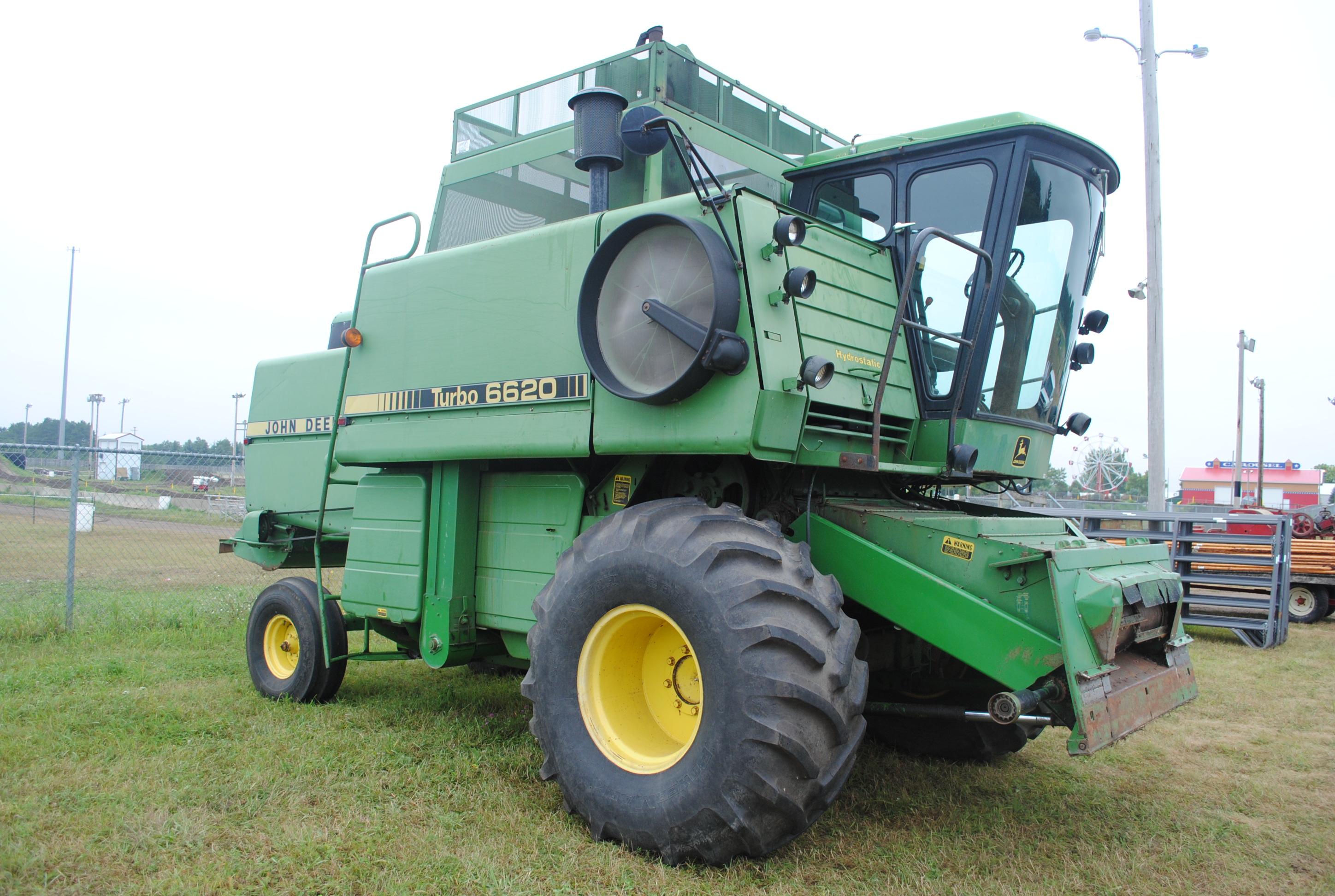 John Deere Turbo 6620 Combine, diesel, hydrostatic, chopper, fresh off the farm, full tank of fuel,