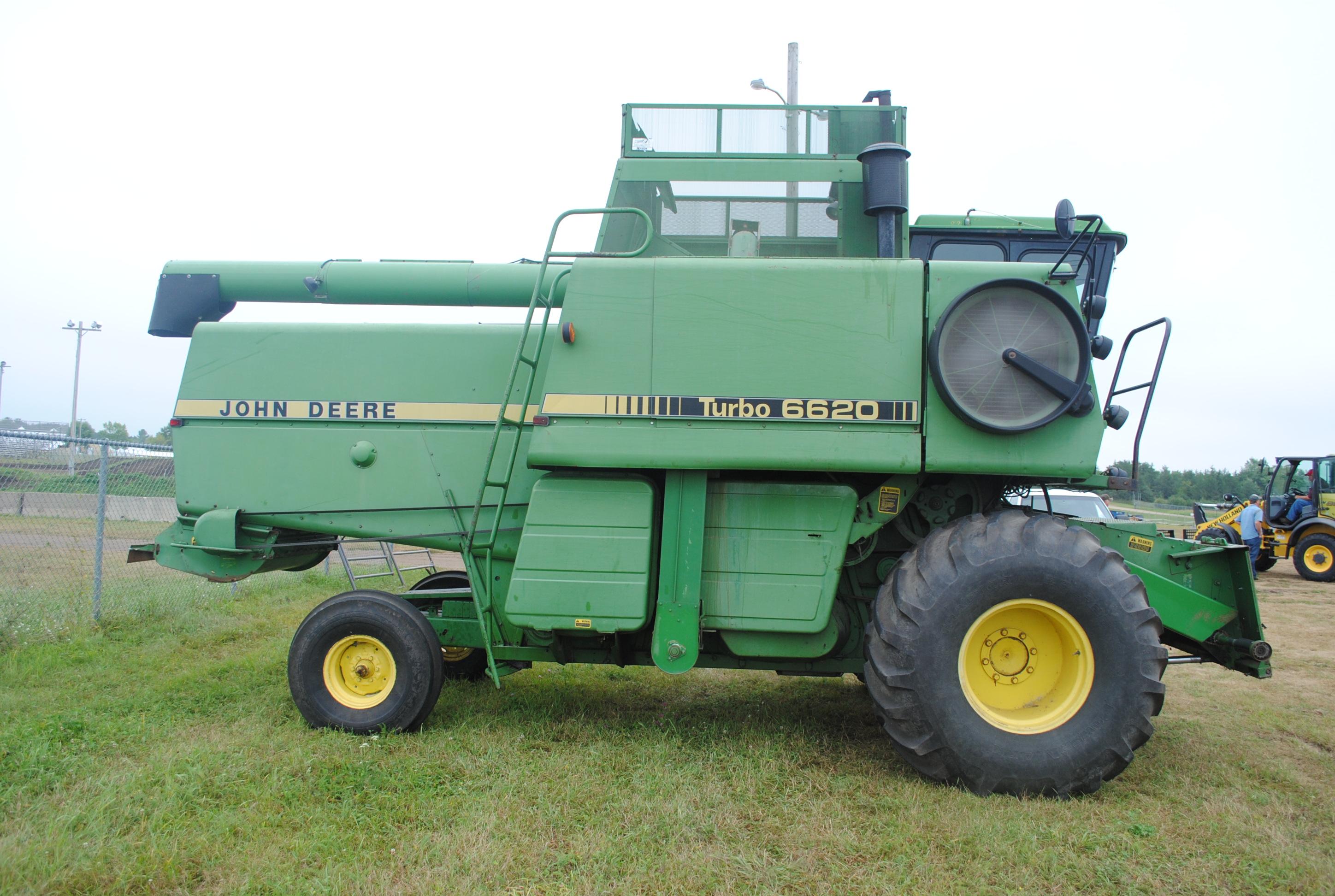 John Deere Turbo 6620 Combine, diesel, hydrostatic, chopper, fresh off the farm, full tank of fuel,