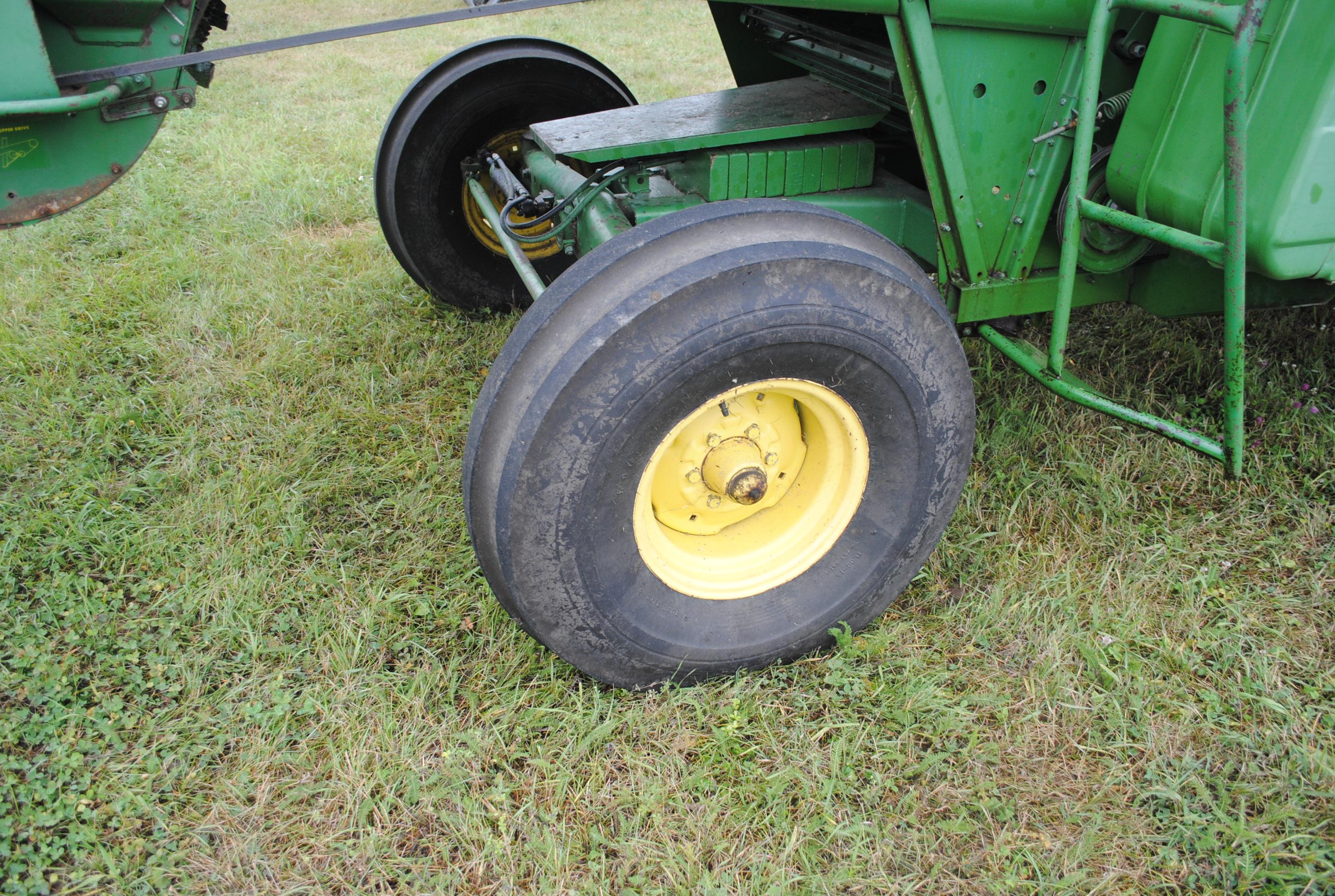 John Deere Turbo 6620 Combine, diesel, hydrostatic, chopper, fresh off the farm, full tank of fuel,