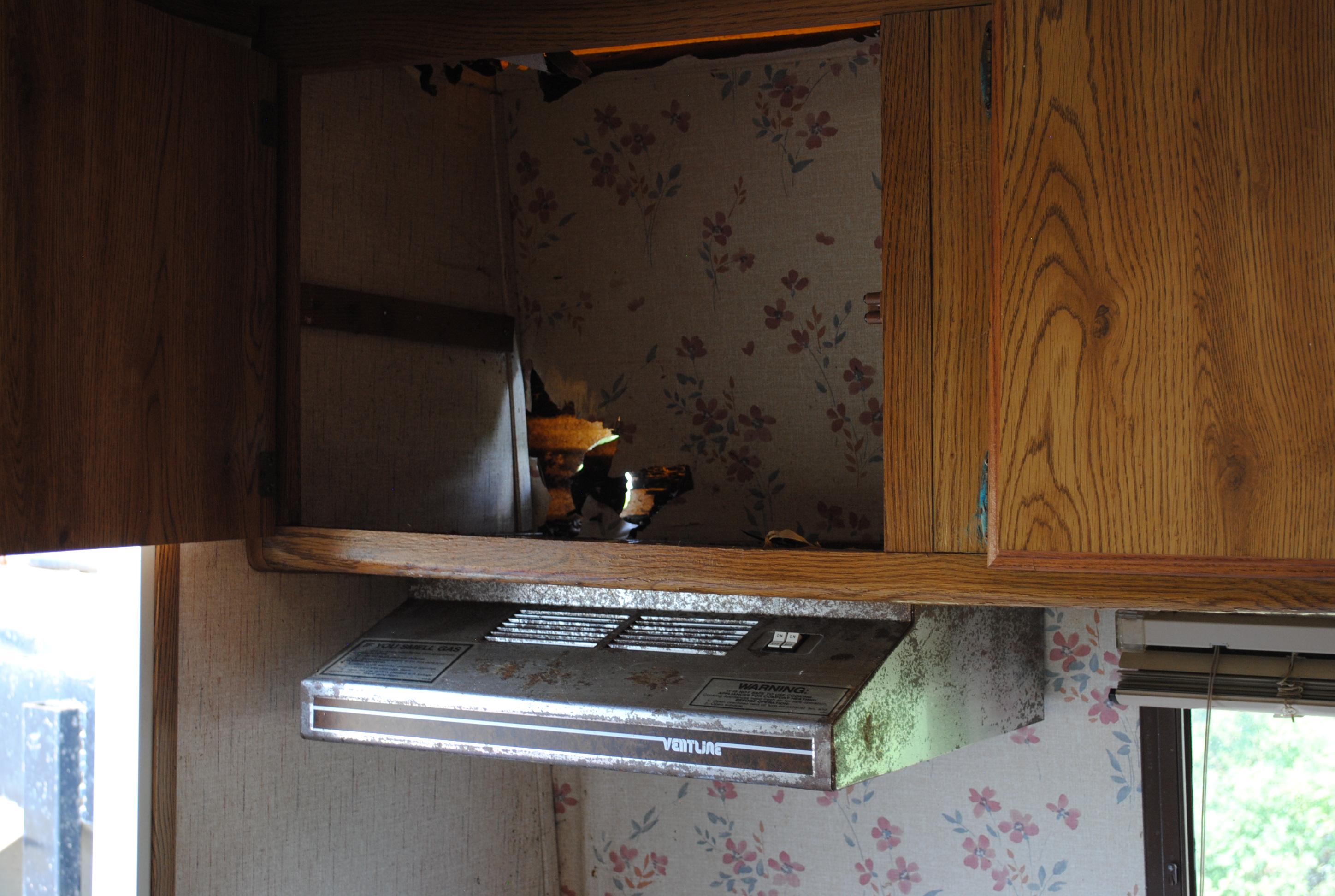 1987 Chevy Van 30 Sprinter by Mallard camper, gas, bed over the top, couch & dinette fold down for s