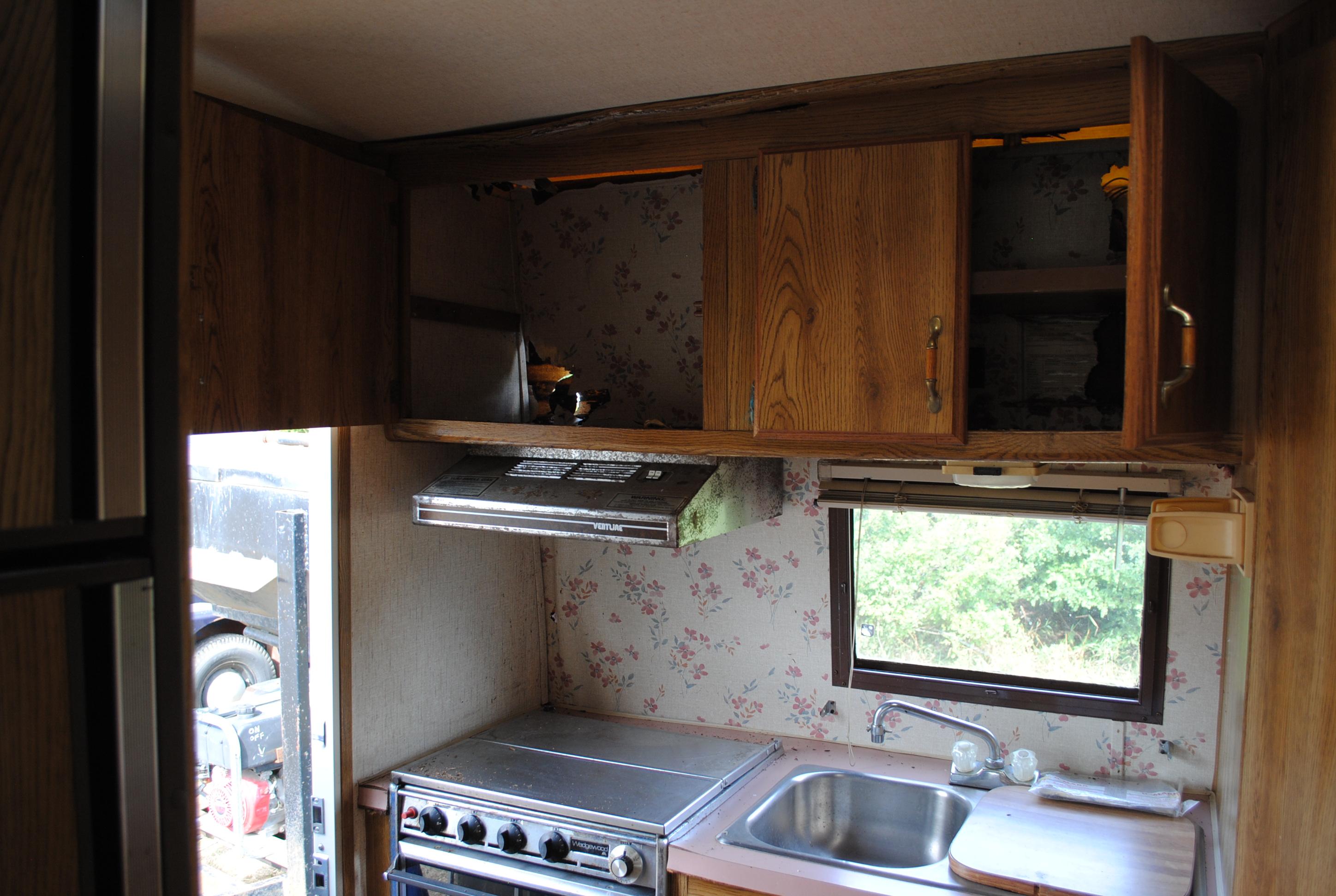 1987 Chevy Van 30 Sprinter by Mallard camper, gas, bed over the top, couch & dinette fold down for s