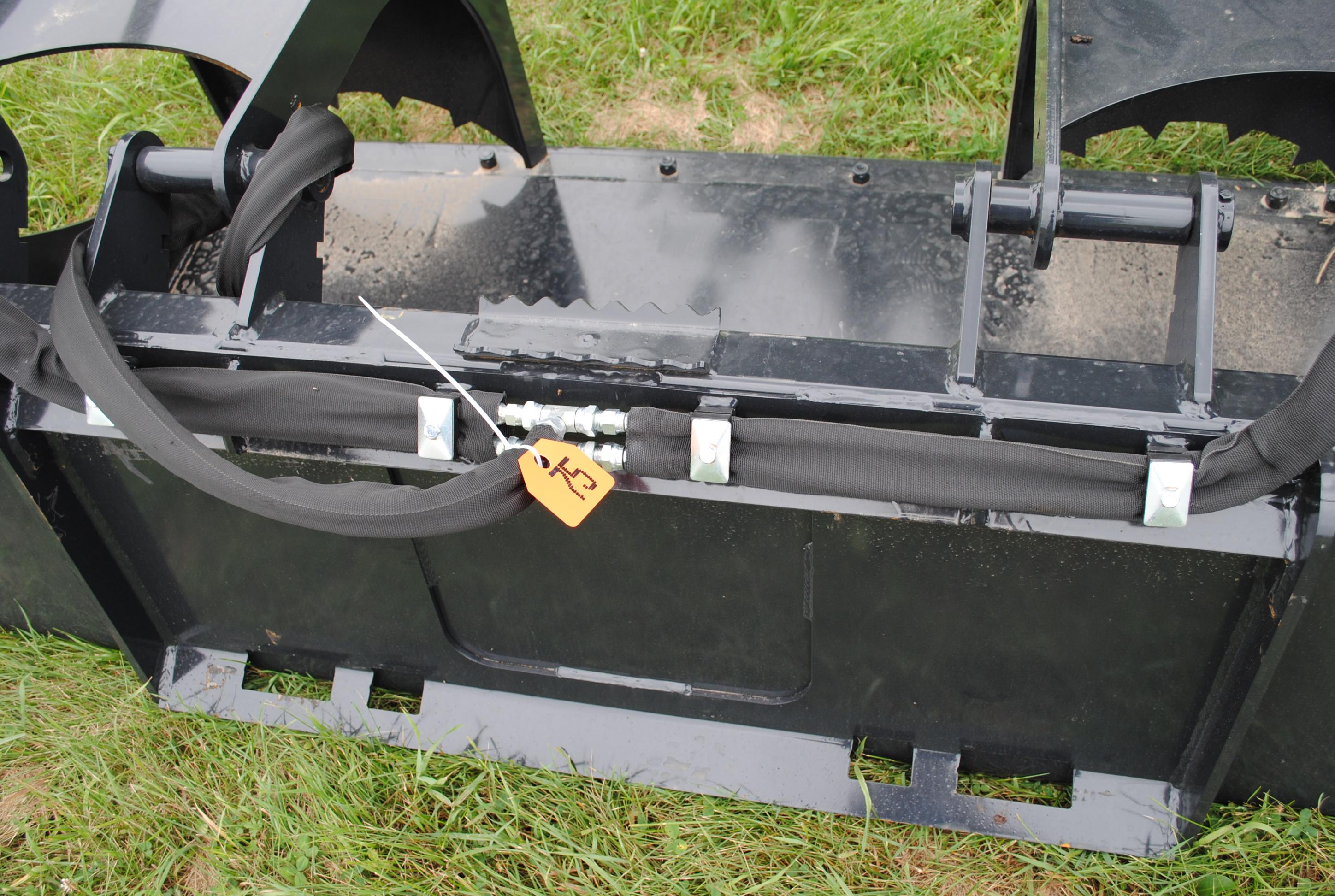 78" Grapple Bucket, bolt-on cutting edge, bolt-on side plates, universal skidsteer mount, new, Jenki