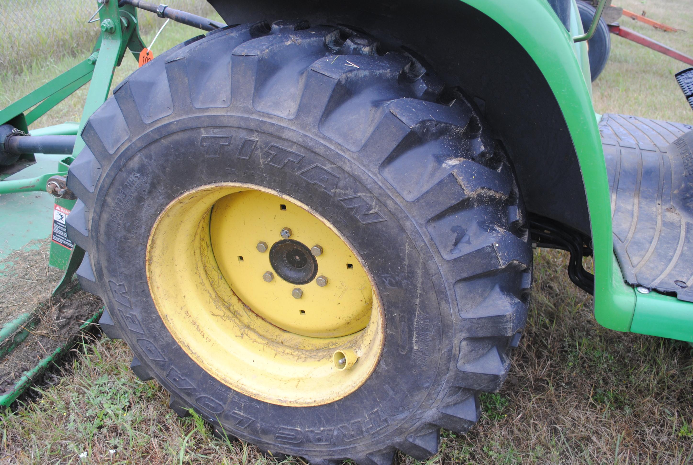 John Deere 4300 HST Utility Tractor, Front-wheel assist, 3-point, hydrostatic, mid-mount pto, has jo