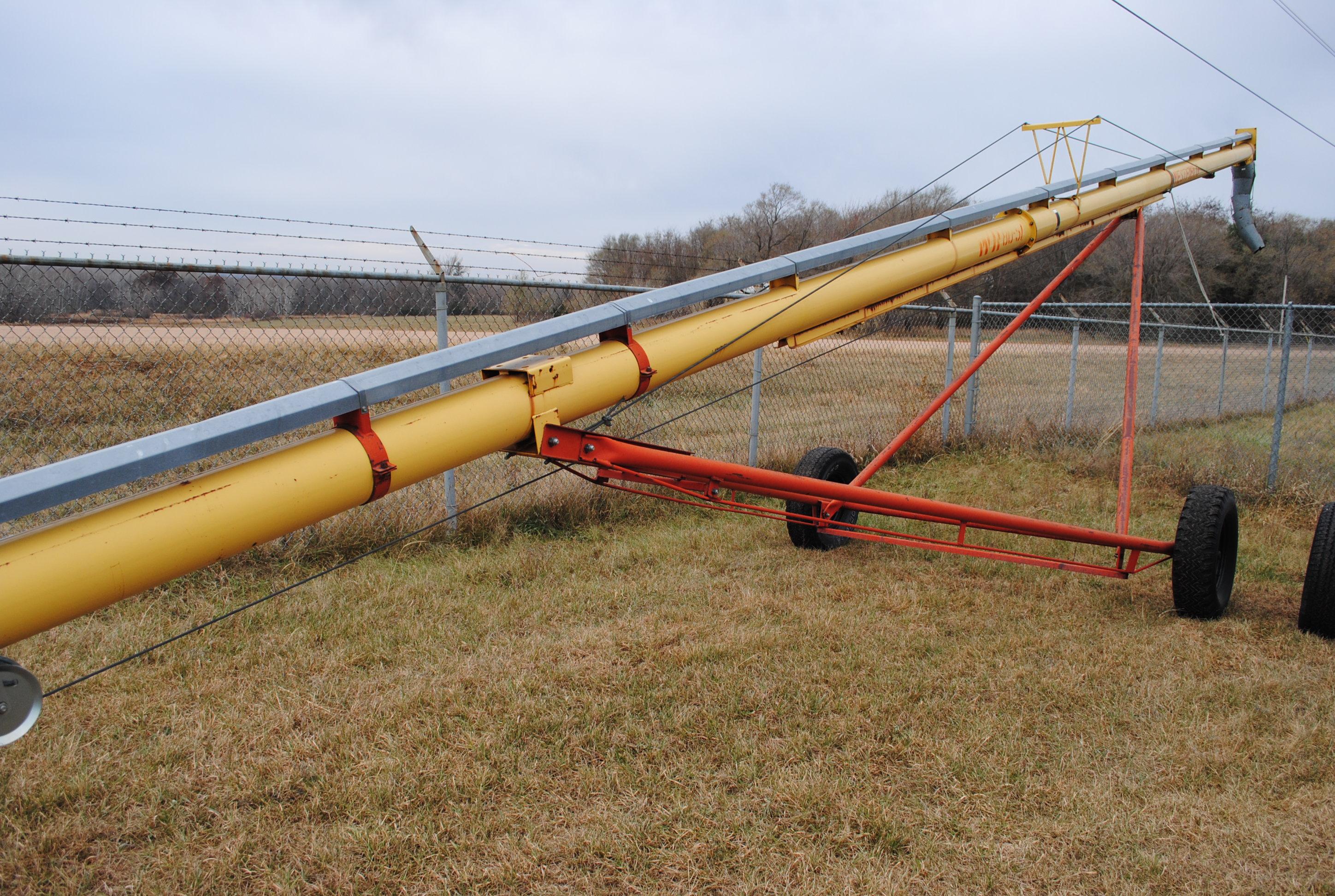 Westfield 80-51 auger, pto driven