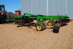 John Deere Model 510 5-shank ripper with front and rear discs, with disc cleaners, very nice conditi