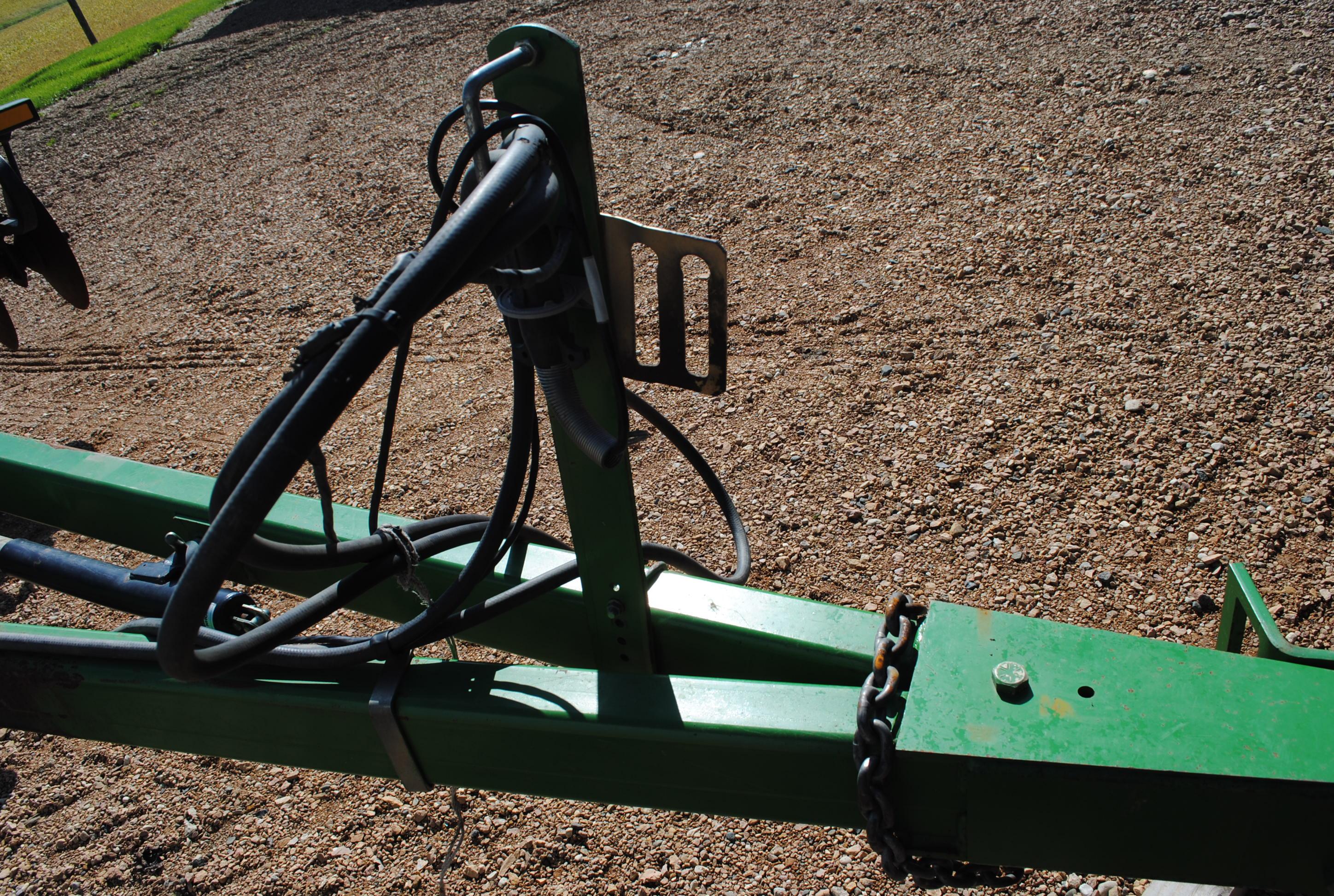 John Deere Model 510 5-shank ripper with front and rear discs, with disc cleaners, very nice conditi