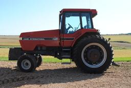 Case IH 7120 Tractor, Cab with heat and air conditioning, 3 hydraulics, dual pto, 3-point, 18.4R-42