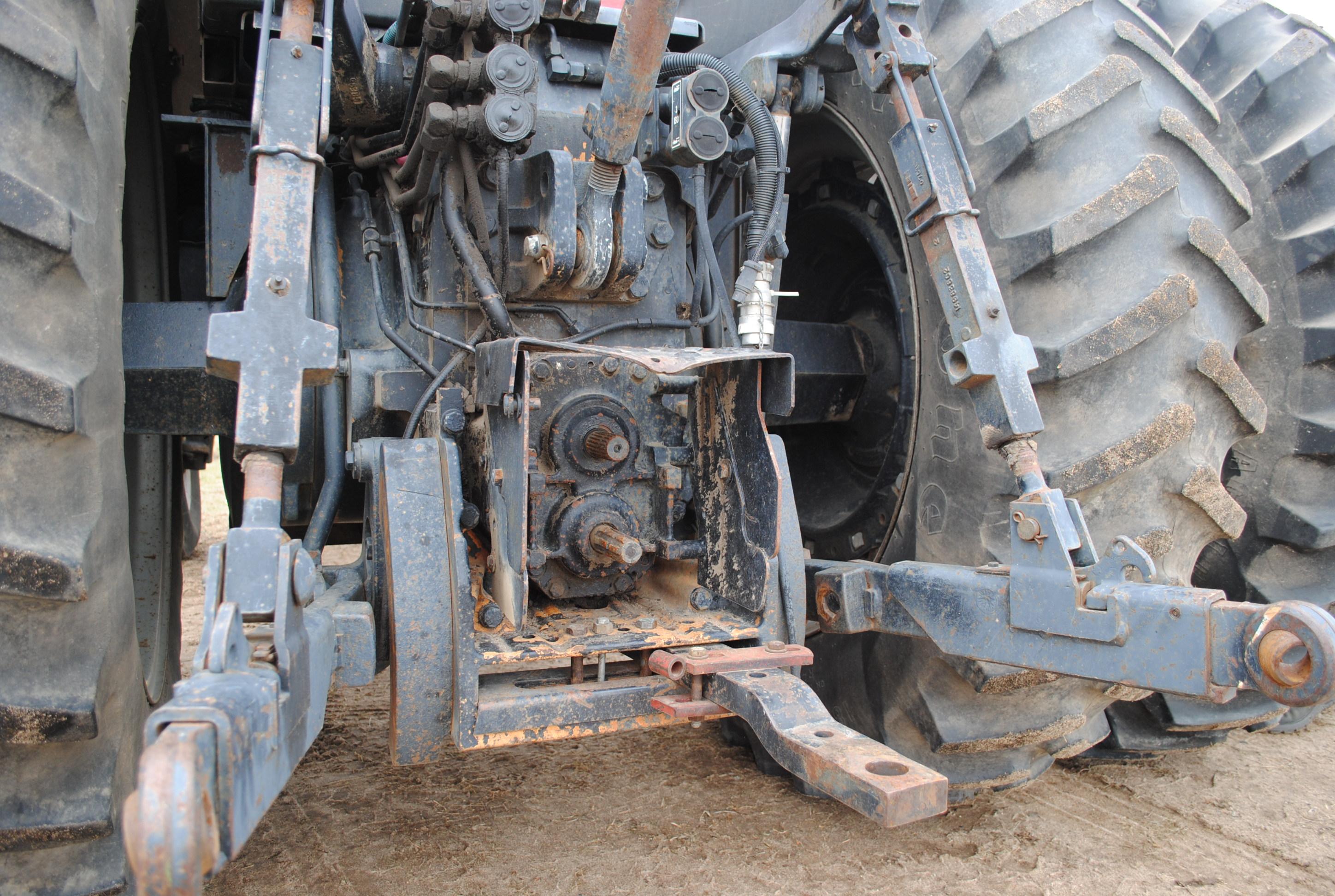 Case IH 7120 Tractor, Cab with heat and air conditioning, 3 hydraulics, dual pto, 3-point, 18.4R-42
