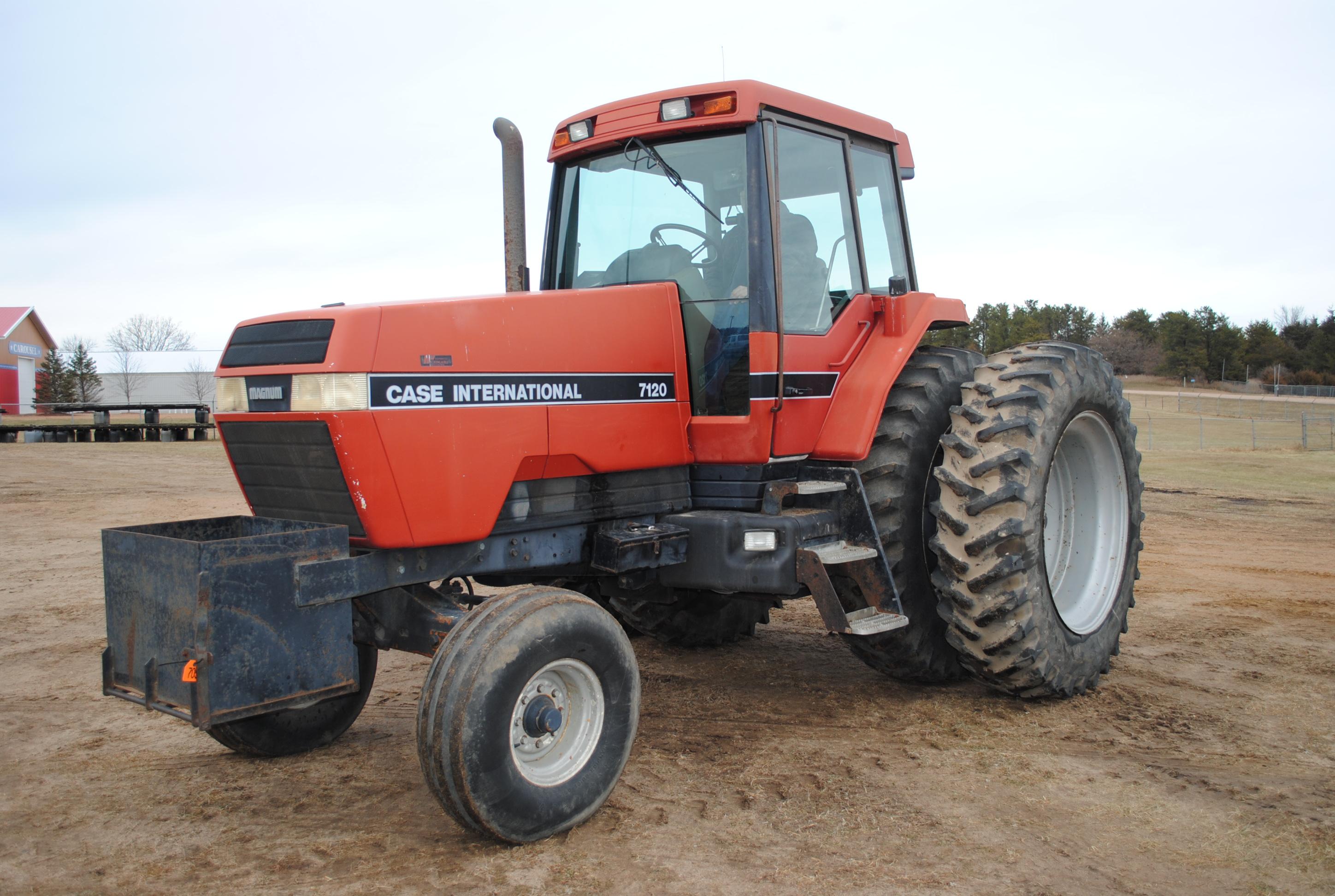 Case IH 7120 Tractor, Cab with heat and air conditioning, 3 hydraulics, dual pto, 3-point, 18.4R-42
