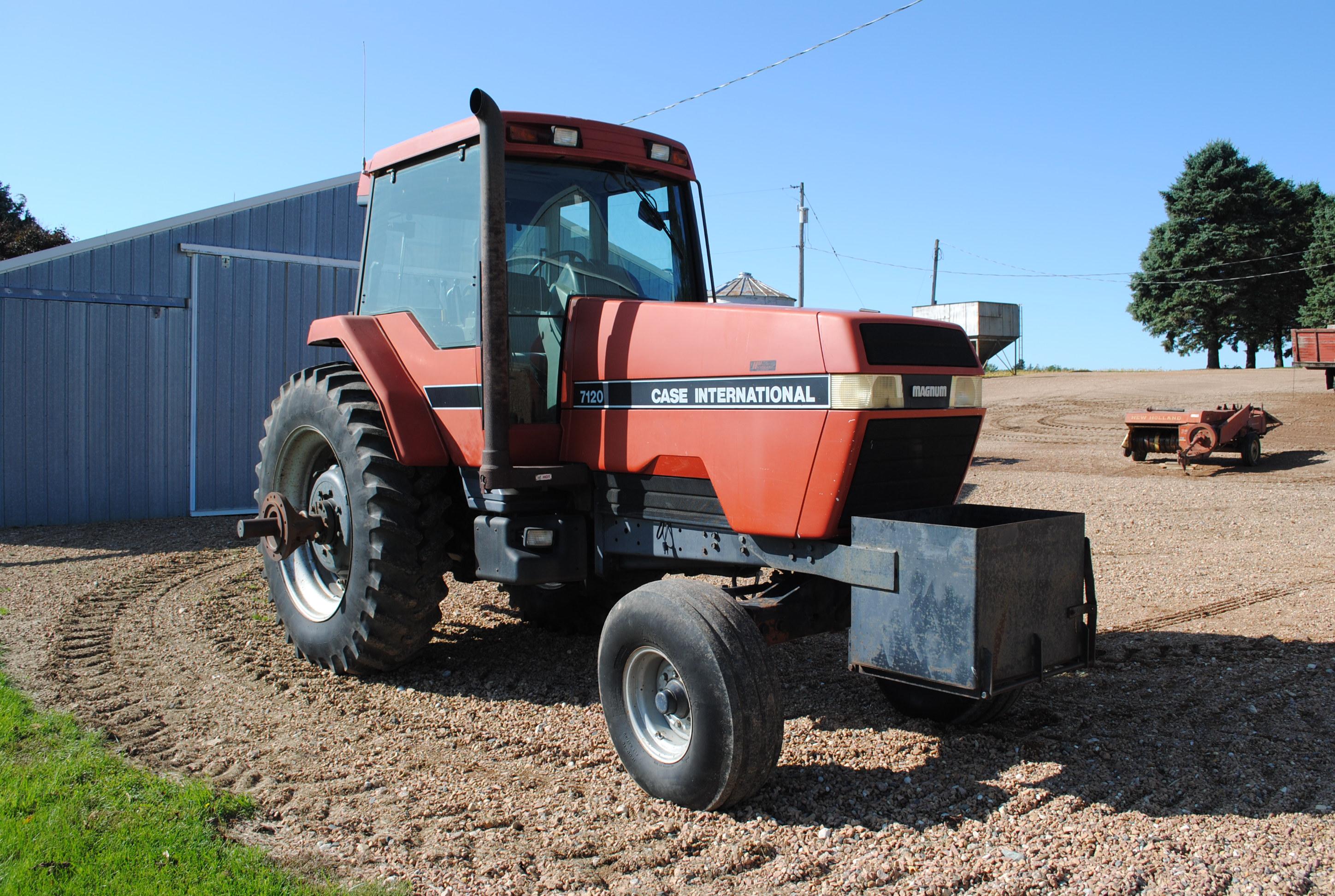 Case IH 7120 Tractor, Cab with heat and air conditioning, 3 hydraulics, dual pto, 3-point, 18.4R-42