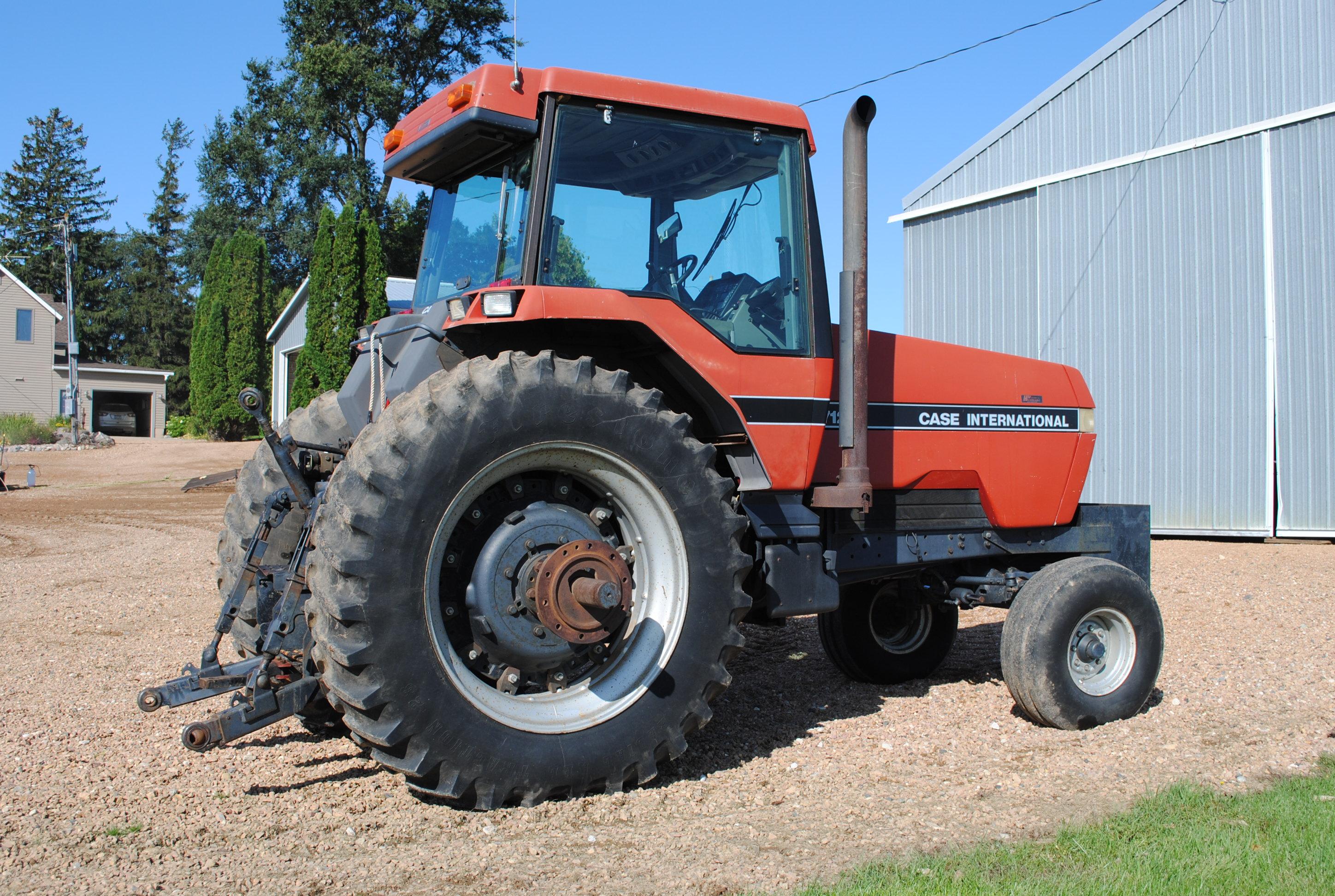 Case IH 7120 Tractor, Cab with heat and air conditioning, 3 hydraulics, dual pto, 3-point, 18.4R-42