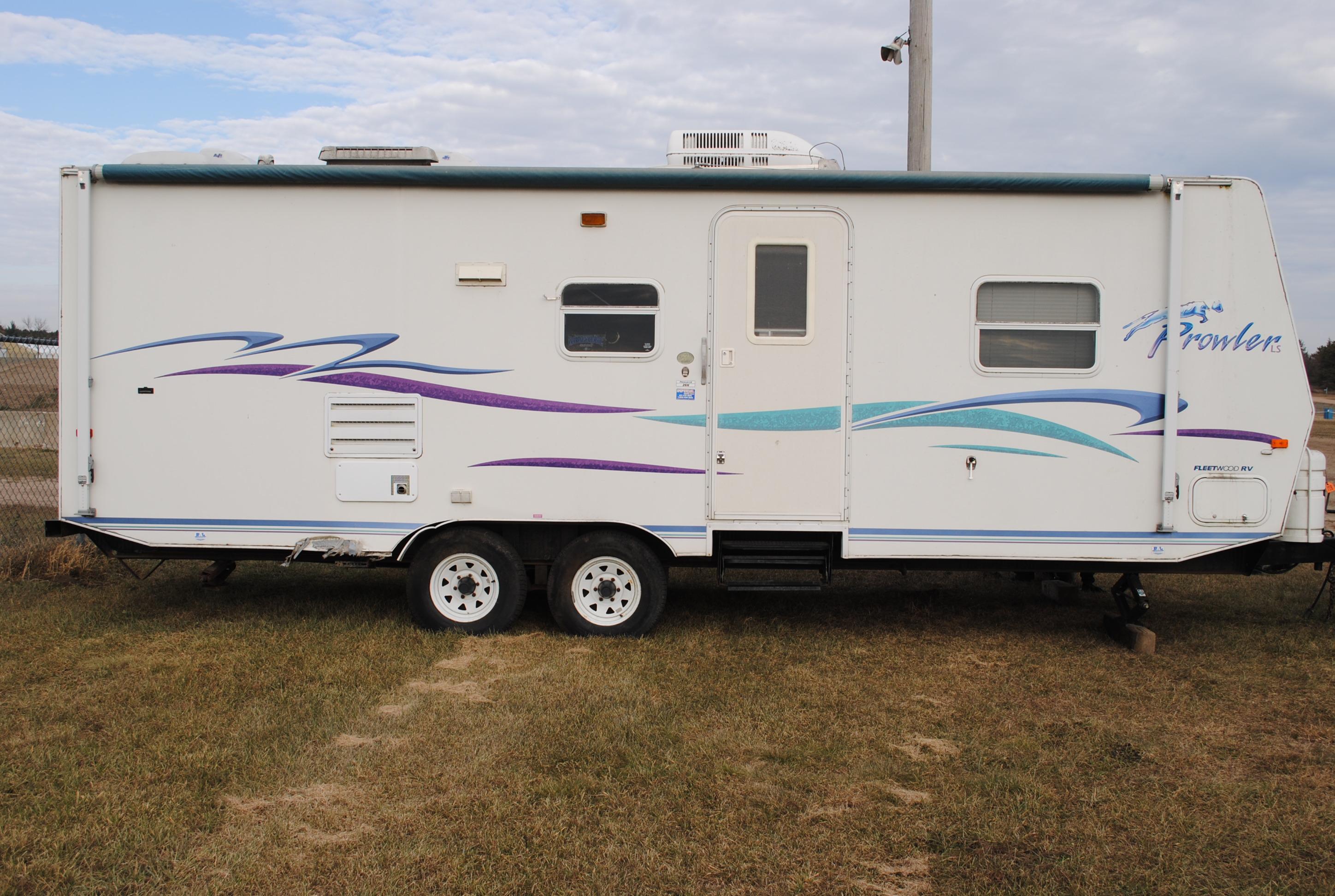 2000 Prowler LS 26H bumper pull camper (by Fleetwood RV), sleeps 6, has shower/tub combo, awning, sl
