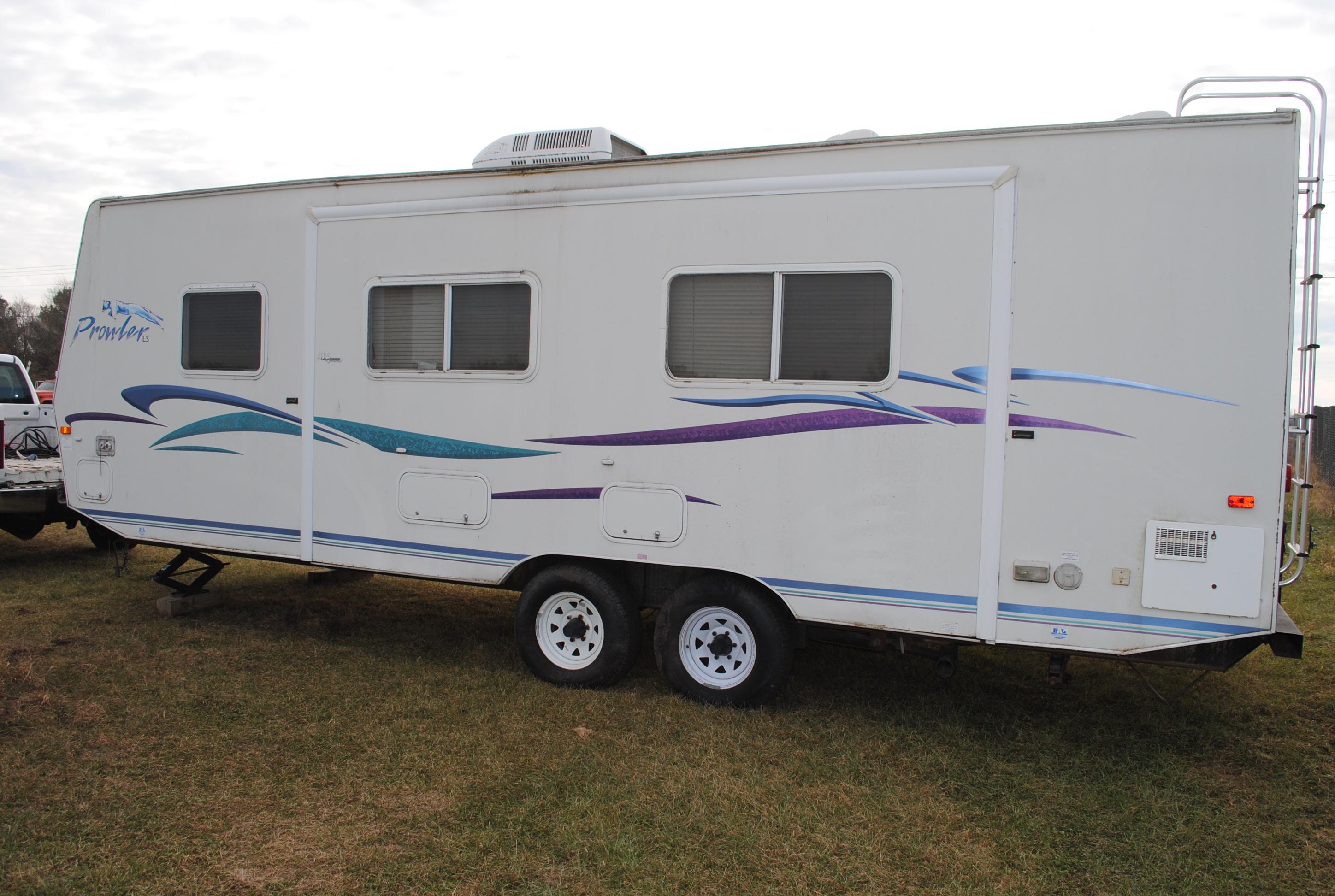 2000 Prowler LS 26H bumper pull camper (by Fleetwood RV), sleeps 6, has shower/tub combo, awning, sl